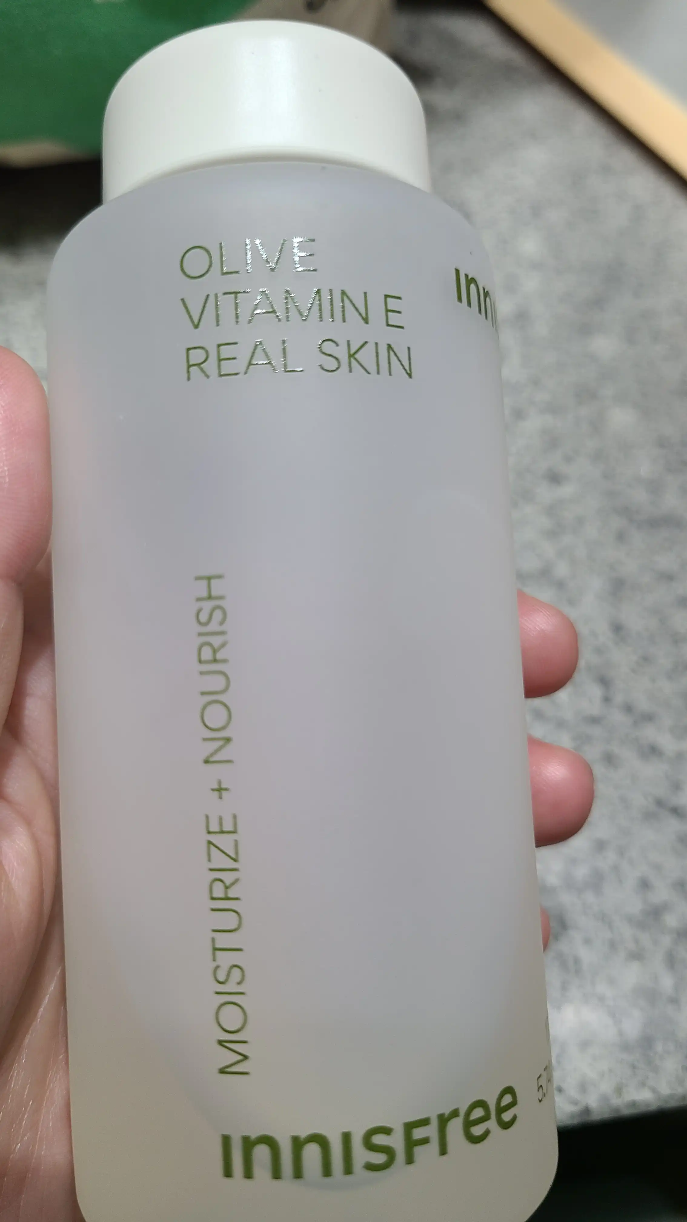 무색, OLIVE VITAMIN E REAL SKIN 