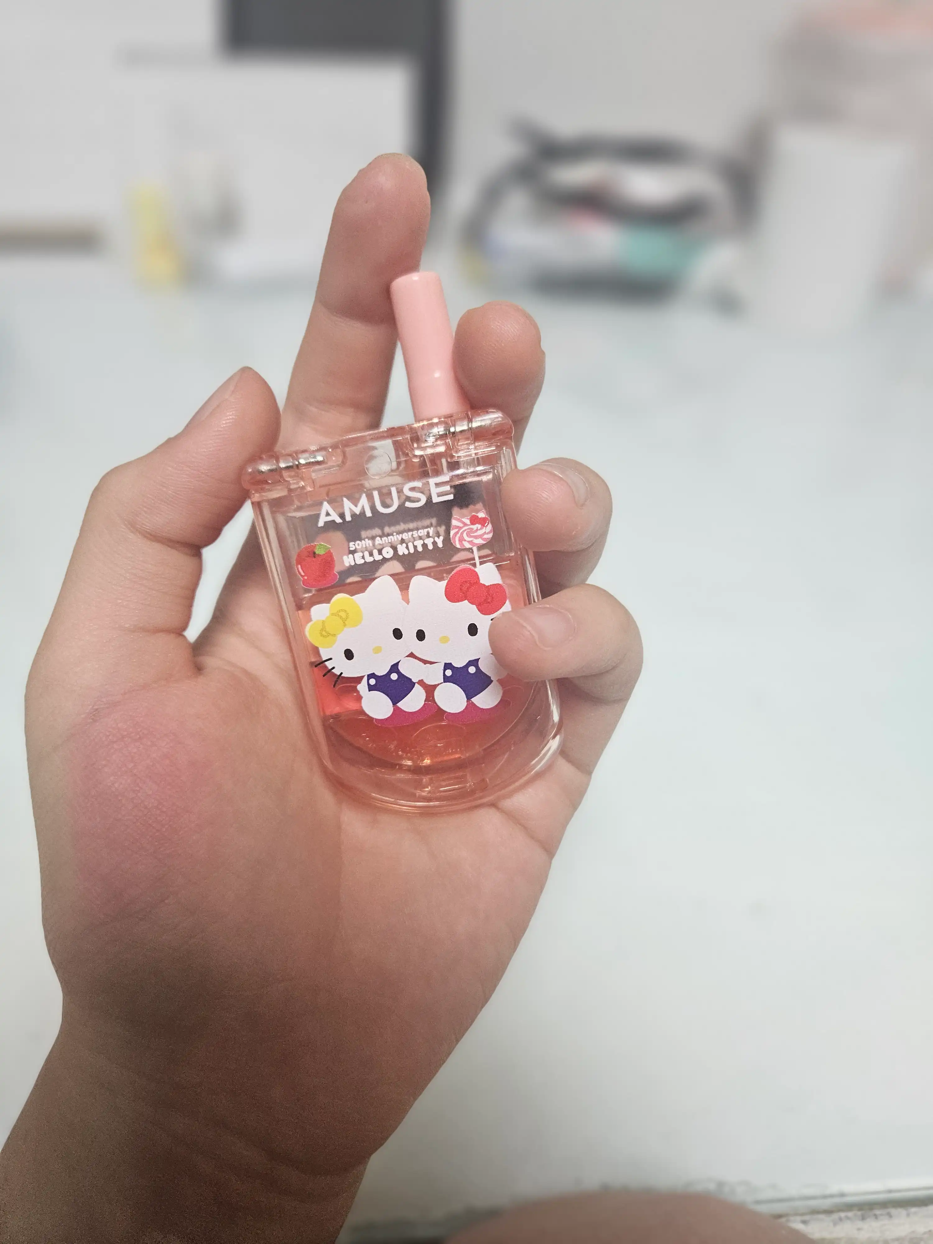 언니의파우치 리뷰 이미지 - [(헬로키티 에디션) 립 앤 치크 핸드폰]