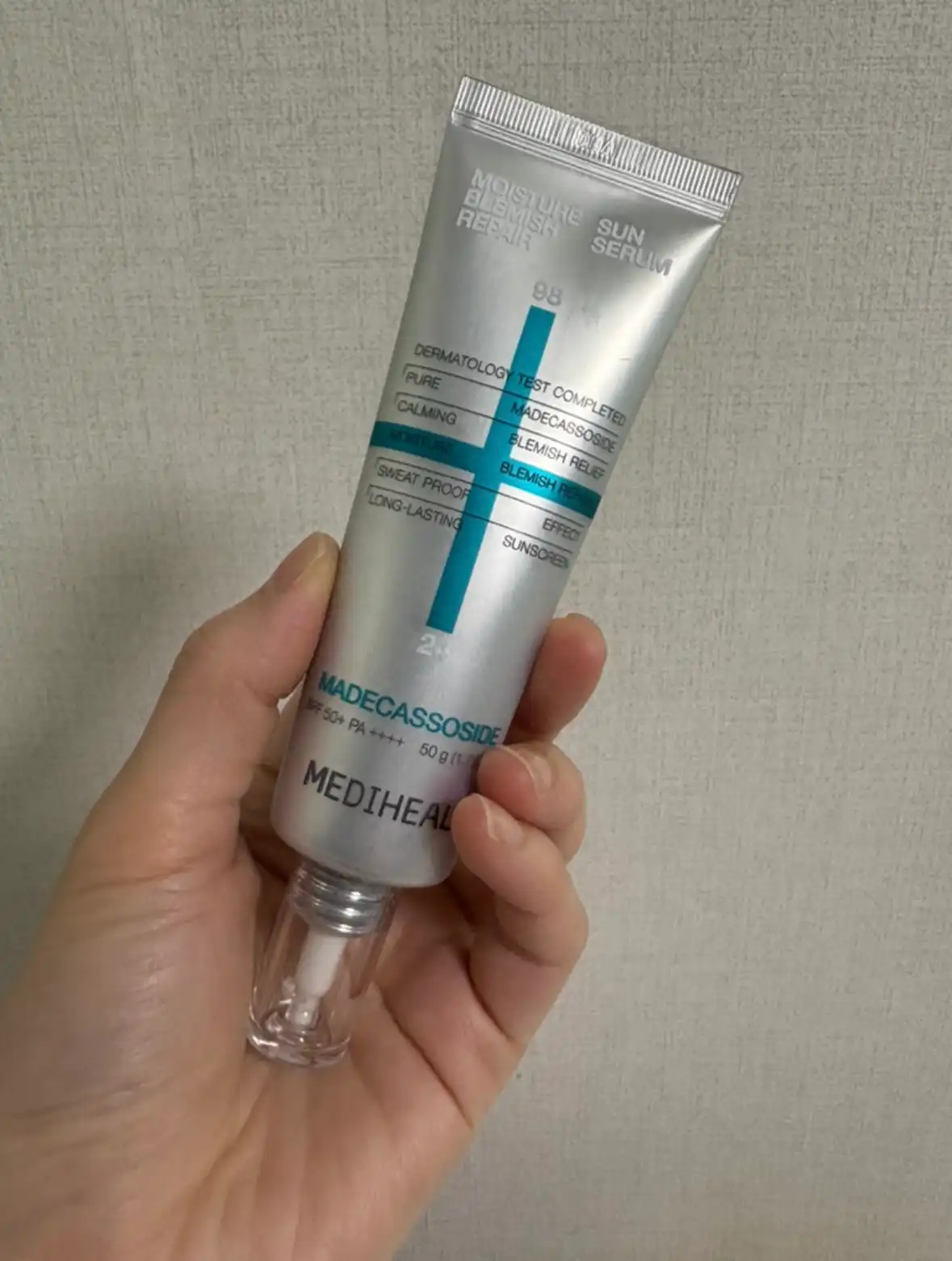 언니의파우치 리뷰 이미지 - [마데카소사이드 수분 선세럼 흔적 리페어]