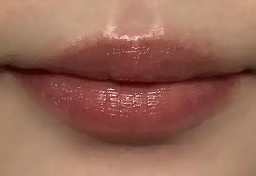 언니의파우치 리뷰 이미지 3 - [(태닝 산리오캐릭터즈 에디션) 더 쥬시 래스팅 틴트]