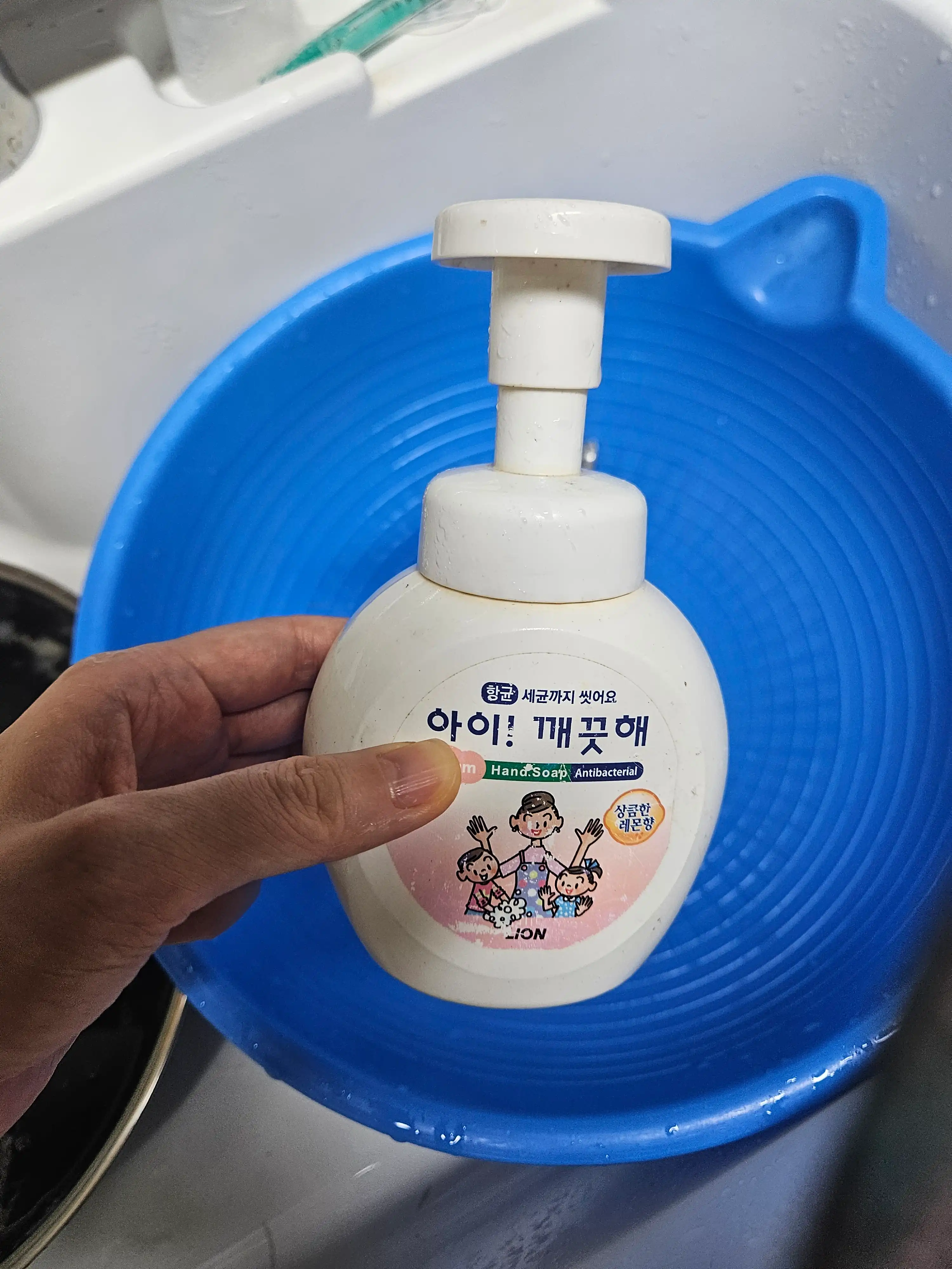 언니의파우치 리뷰 이미지 - [아이깨끗해 항균 폼 핸드솝 [레몬향]]