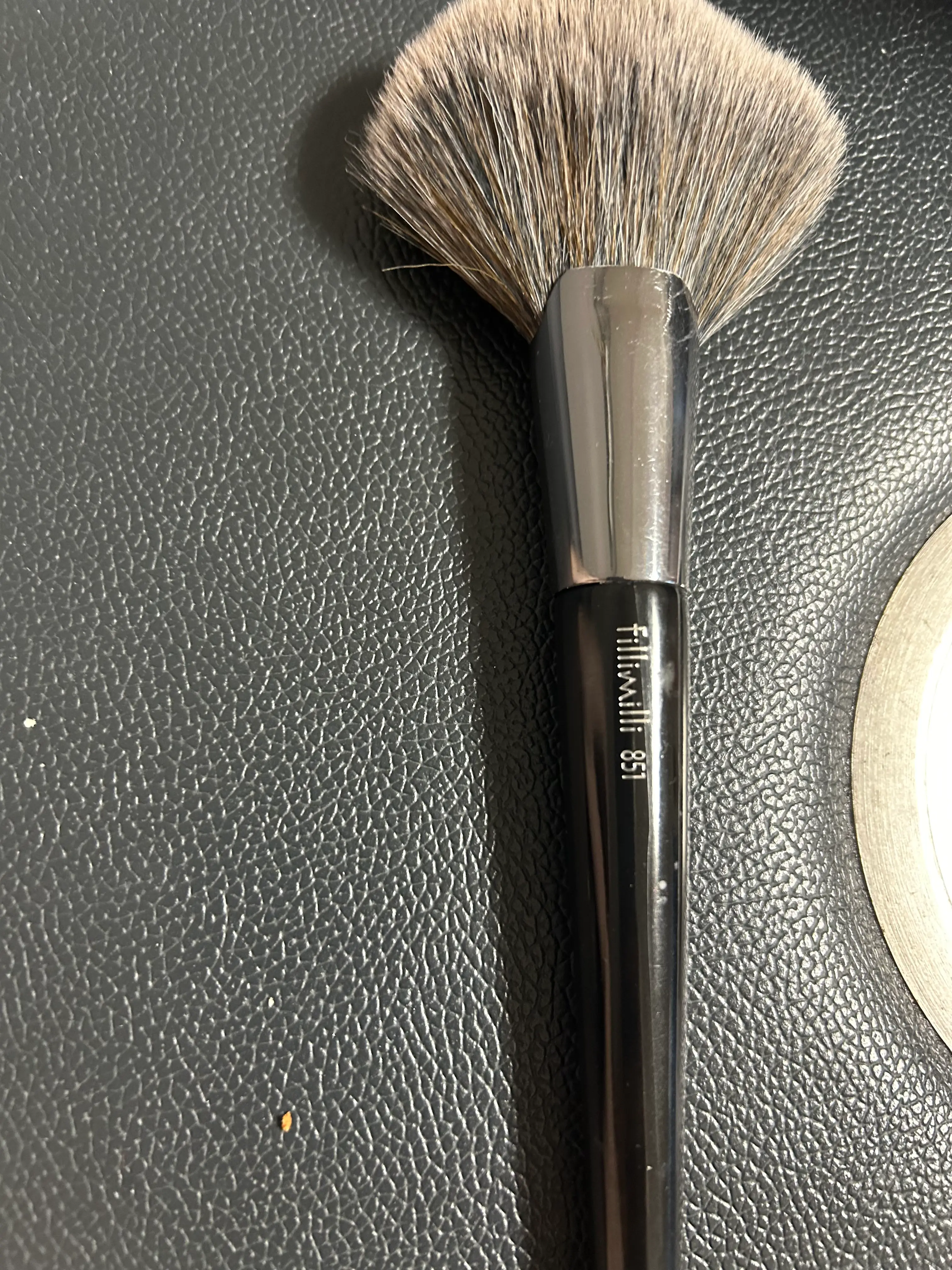 선택된 언니의파우치 리뷰 이미지 - [빅 팬 브러시 851]