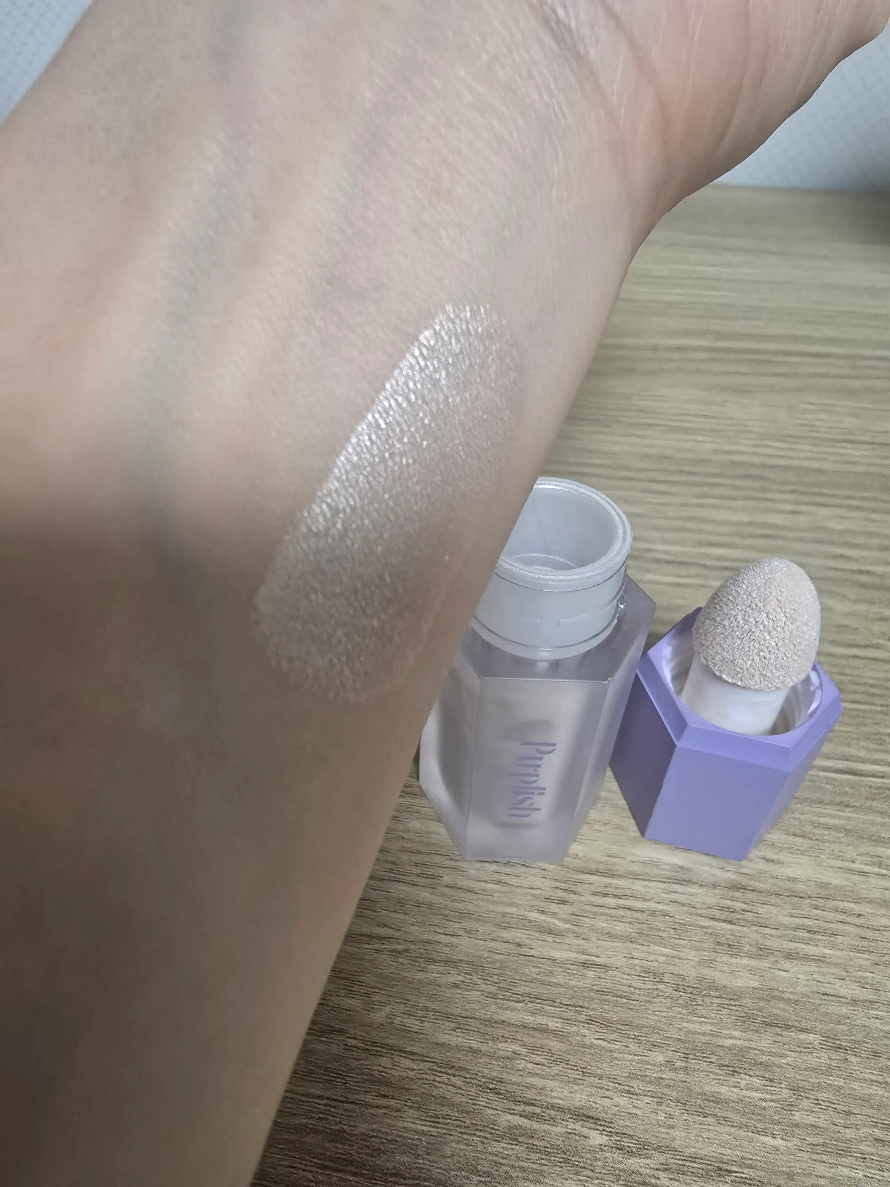 언니의파우치 리뷰 이미지 4 - [쉬폰 블루밍 리퀴드 하이라이터]