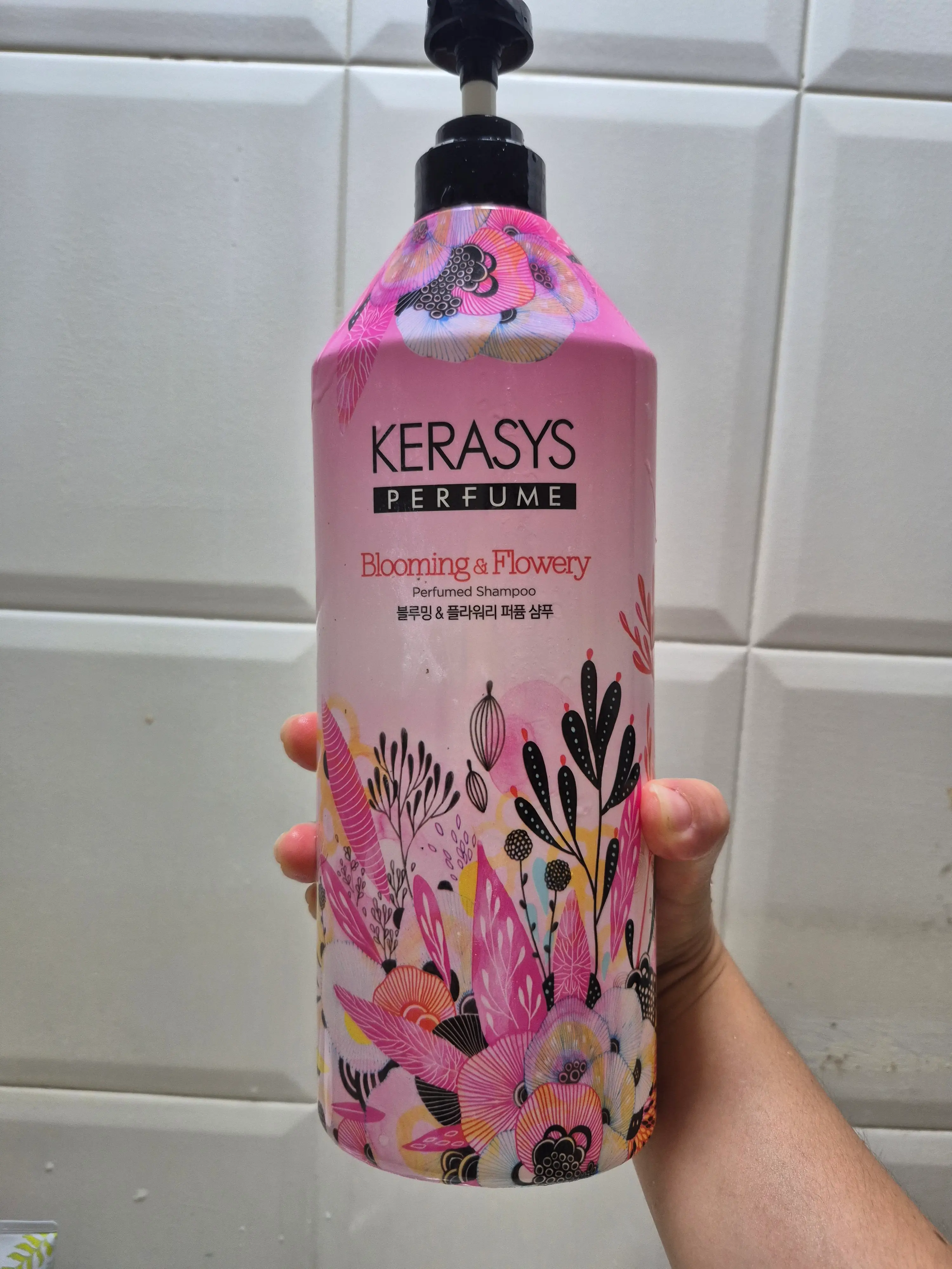 선택된 언니의파우치 리뷰 이미지 - [블루밍 앤 플라워리 퍼퓸 샴푸]