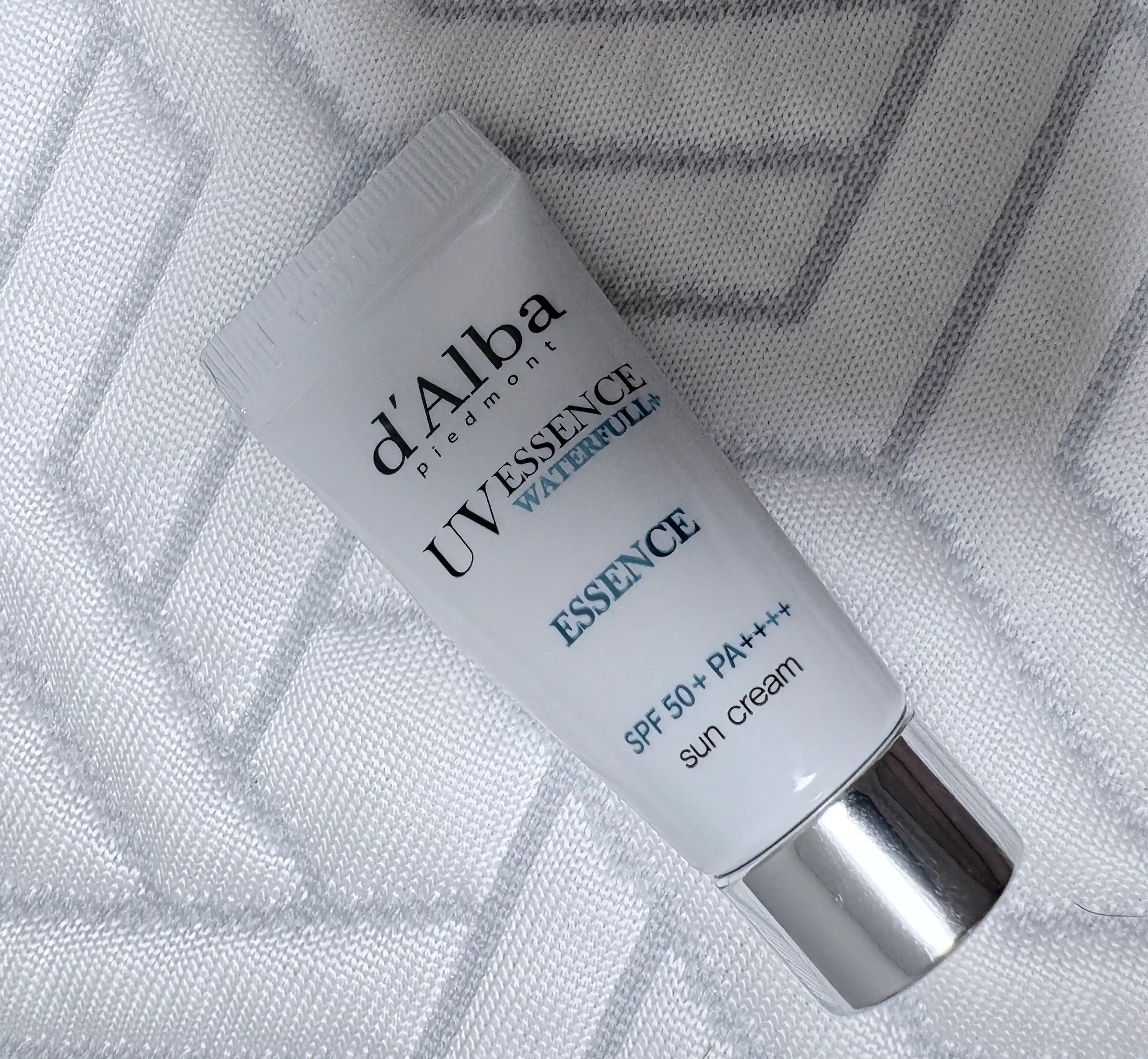 언니의파우치 리뷰 이미지 - [워터풀 에센스 선크림]