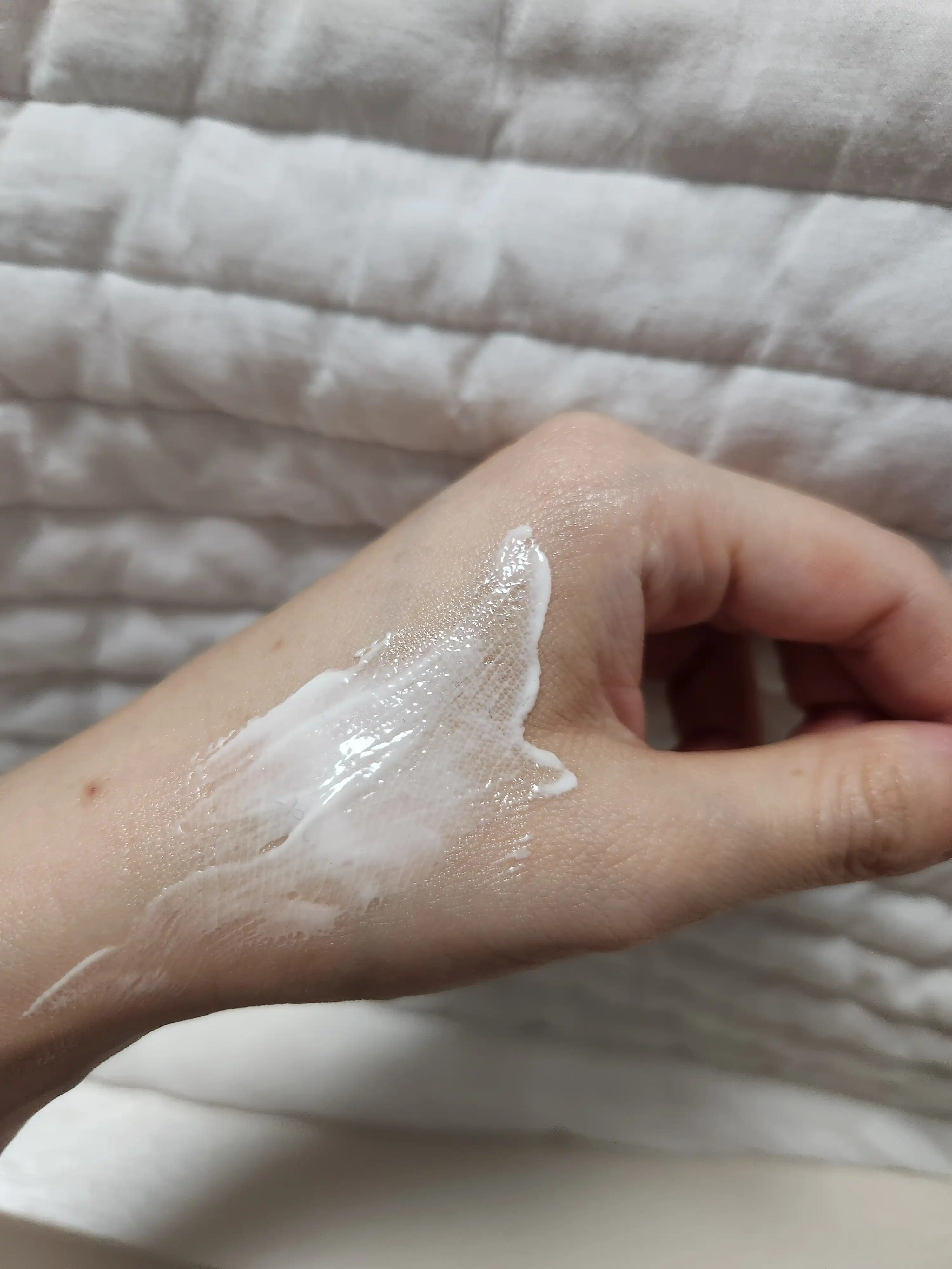 언니의파우치 리뷰 이미지 4 - [워터풀 에센스 선크림]