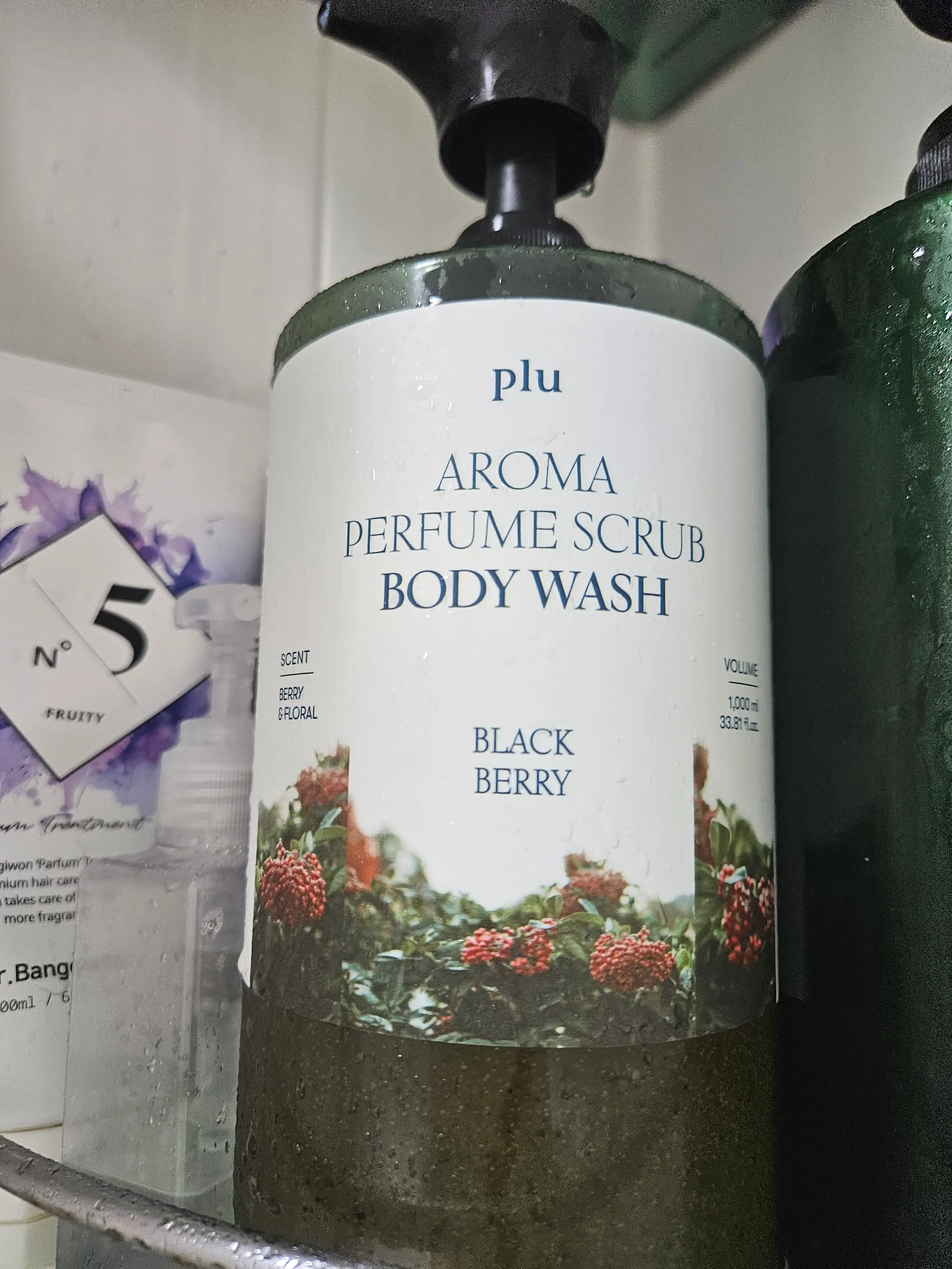 아로마 퍼퓸 스크럽 바디워시 블랙베리