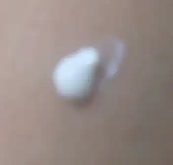 언니의파우치 리뷰 이미지 2 - [히알루론산 워터 플럼핑 수분 선 세럼]