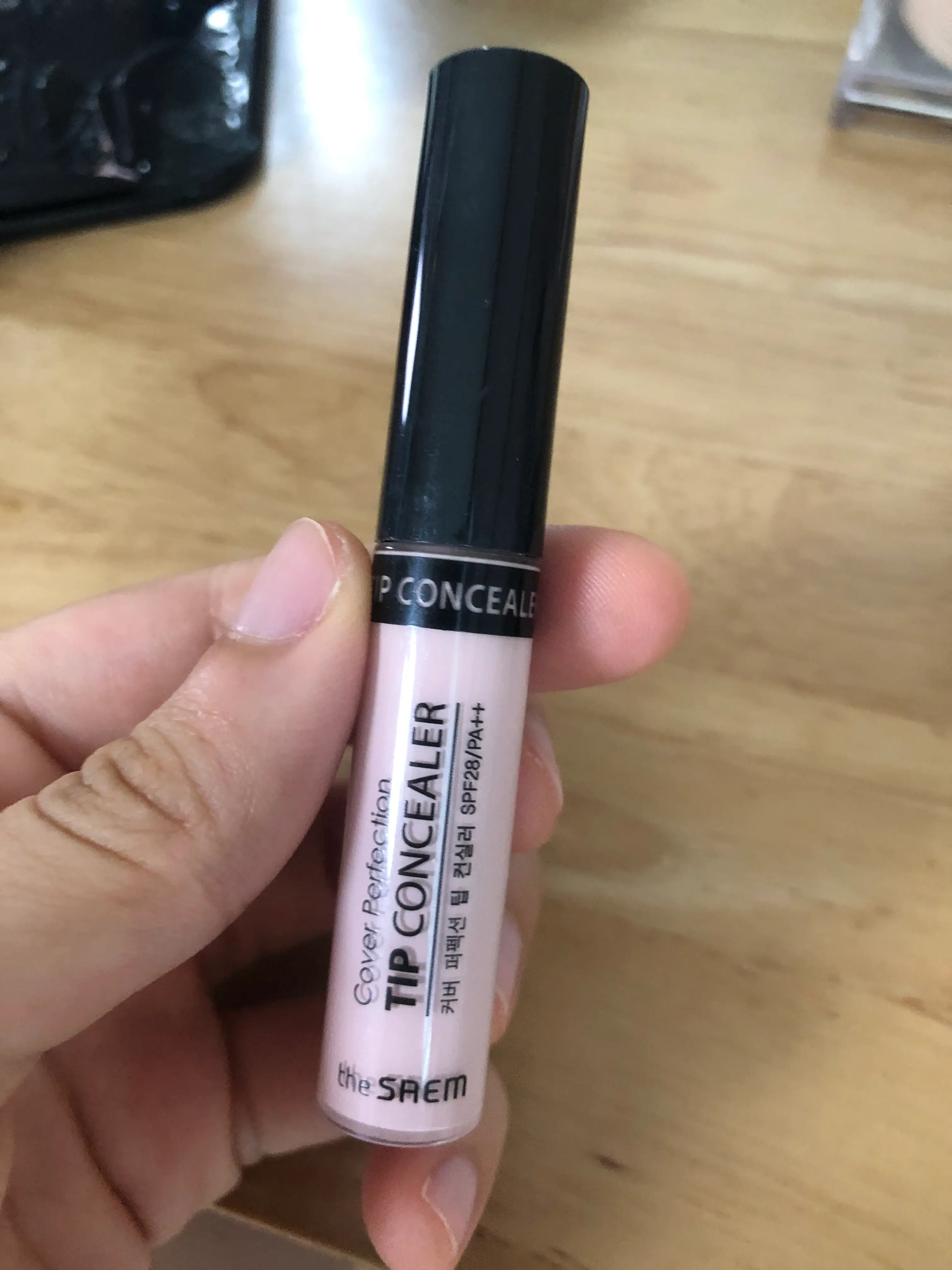 선택된 언니의파우치 리뷰 이미지 - [커버 퍼펙션 팁 컨실러 브라이트너]