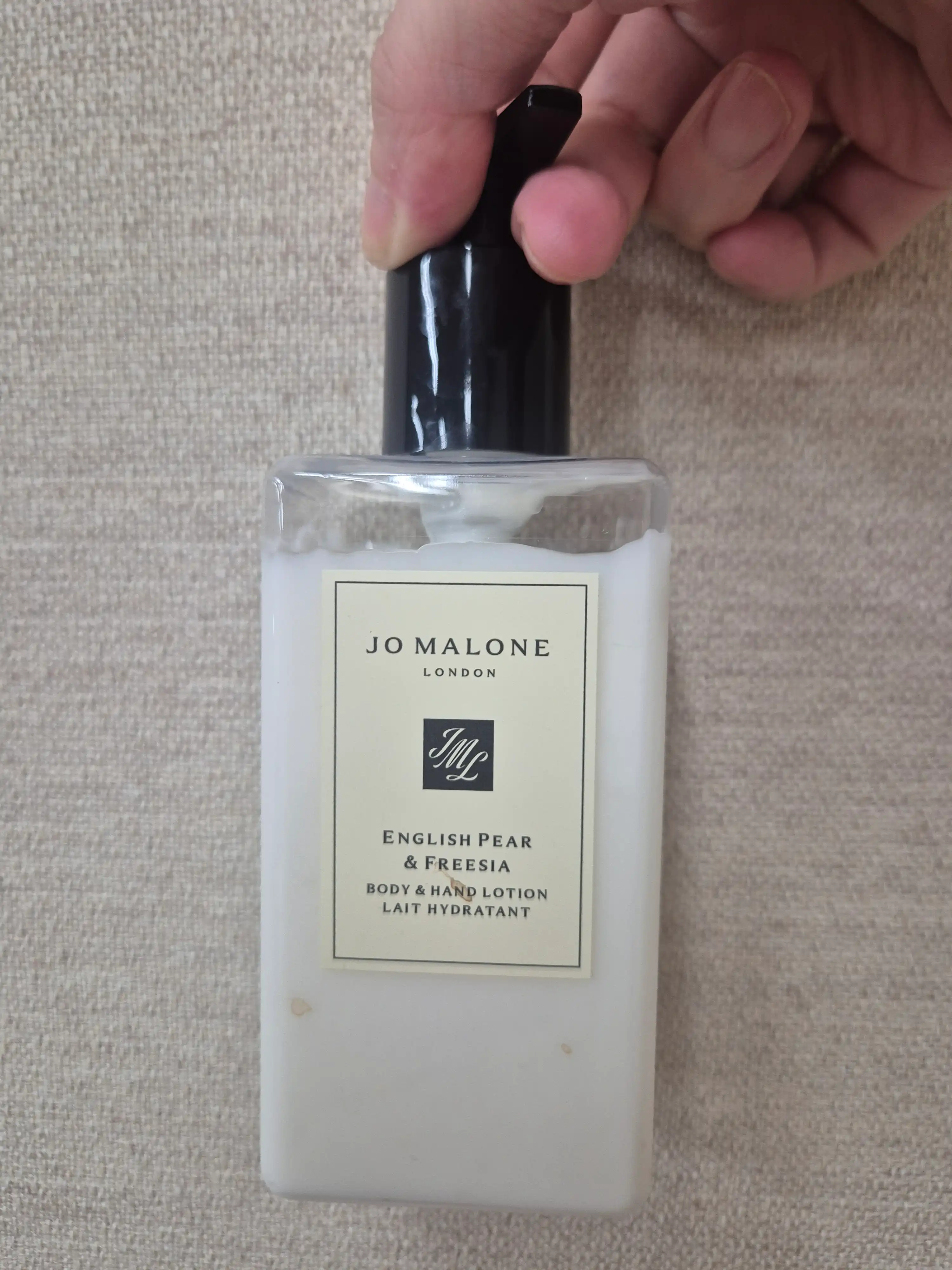 잉글리쉬 페어 앤 프리지아 바디 앤 핸드 로션