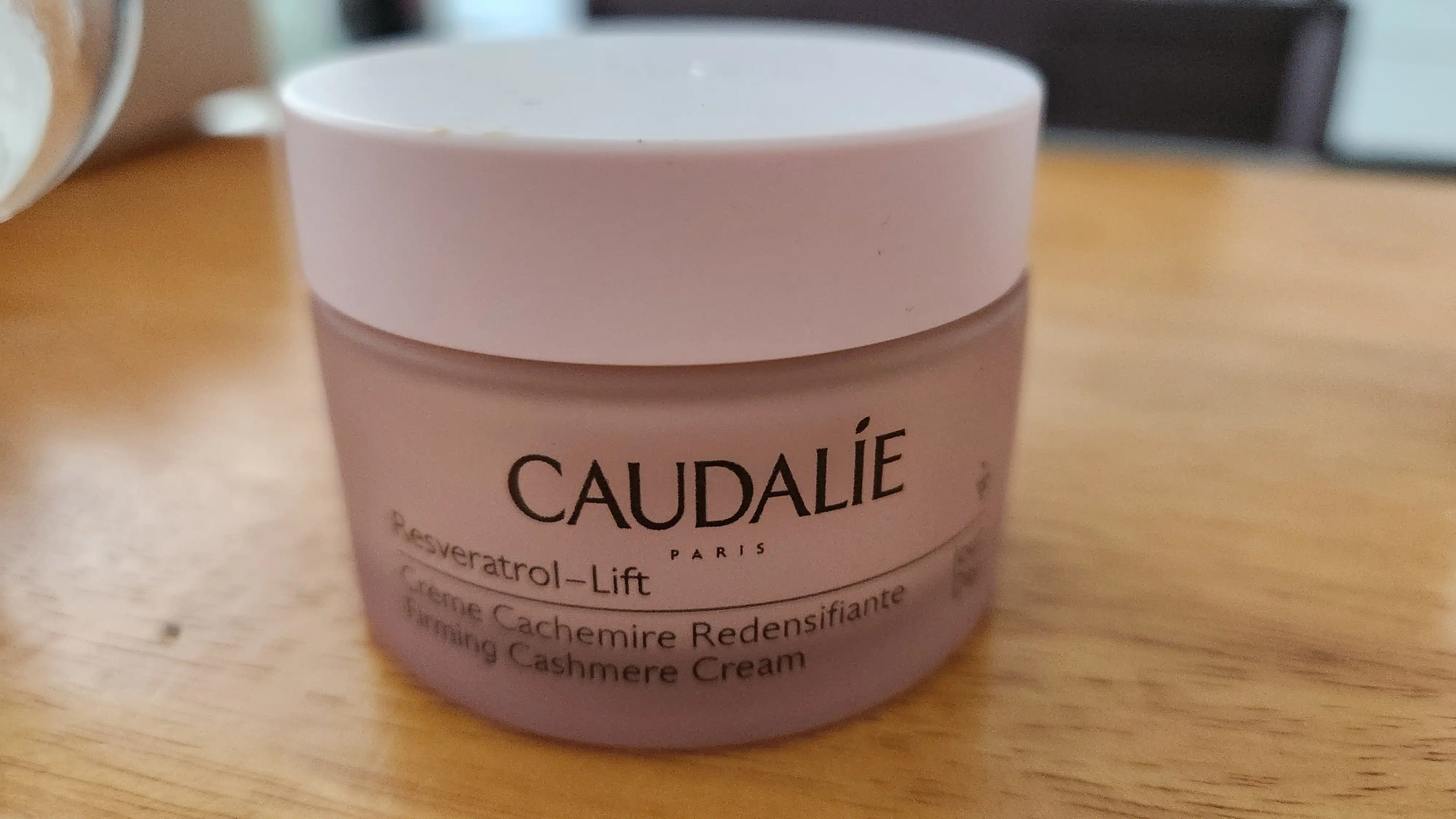 레스베라트롤 리프트 퍼밍 캐시미어 크림