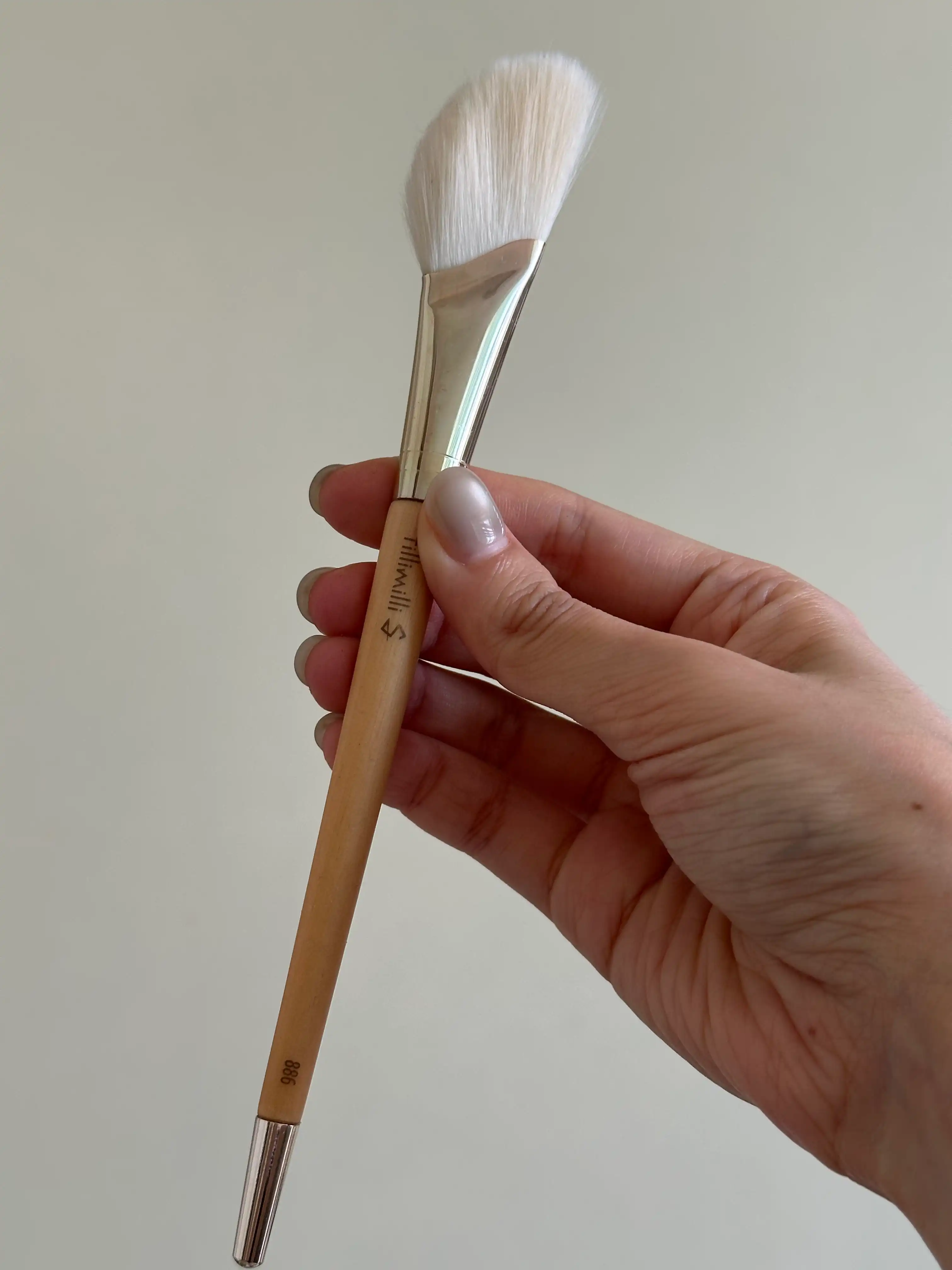 에어리 블러 파우더 브러시 886