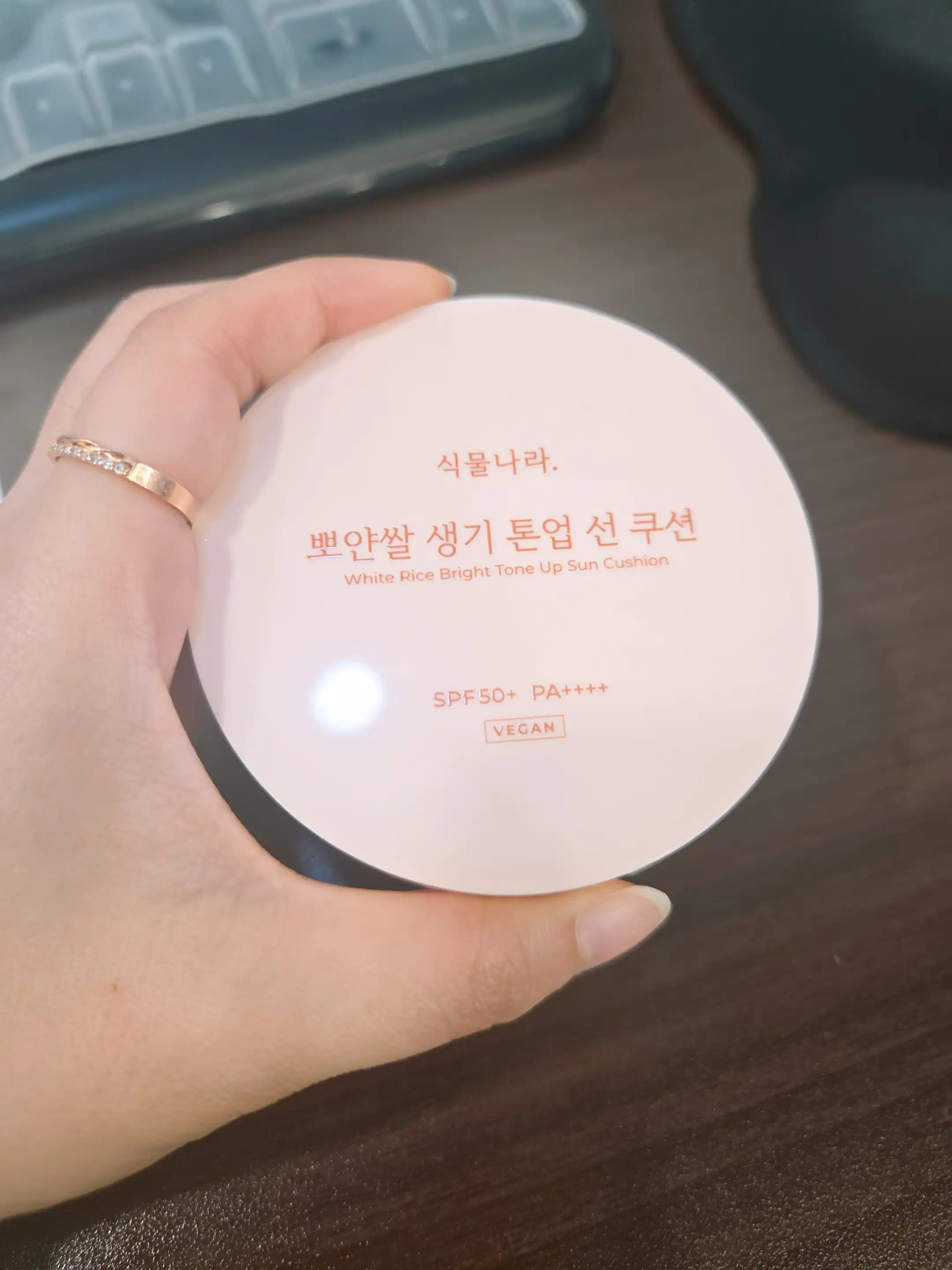 언니의파우치 리뷰 이미지 - [뽀얀쌀 생기 톤업 선 쿠션]
