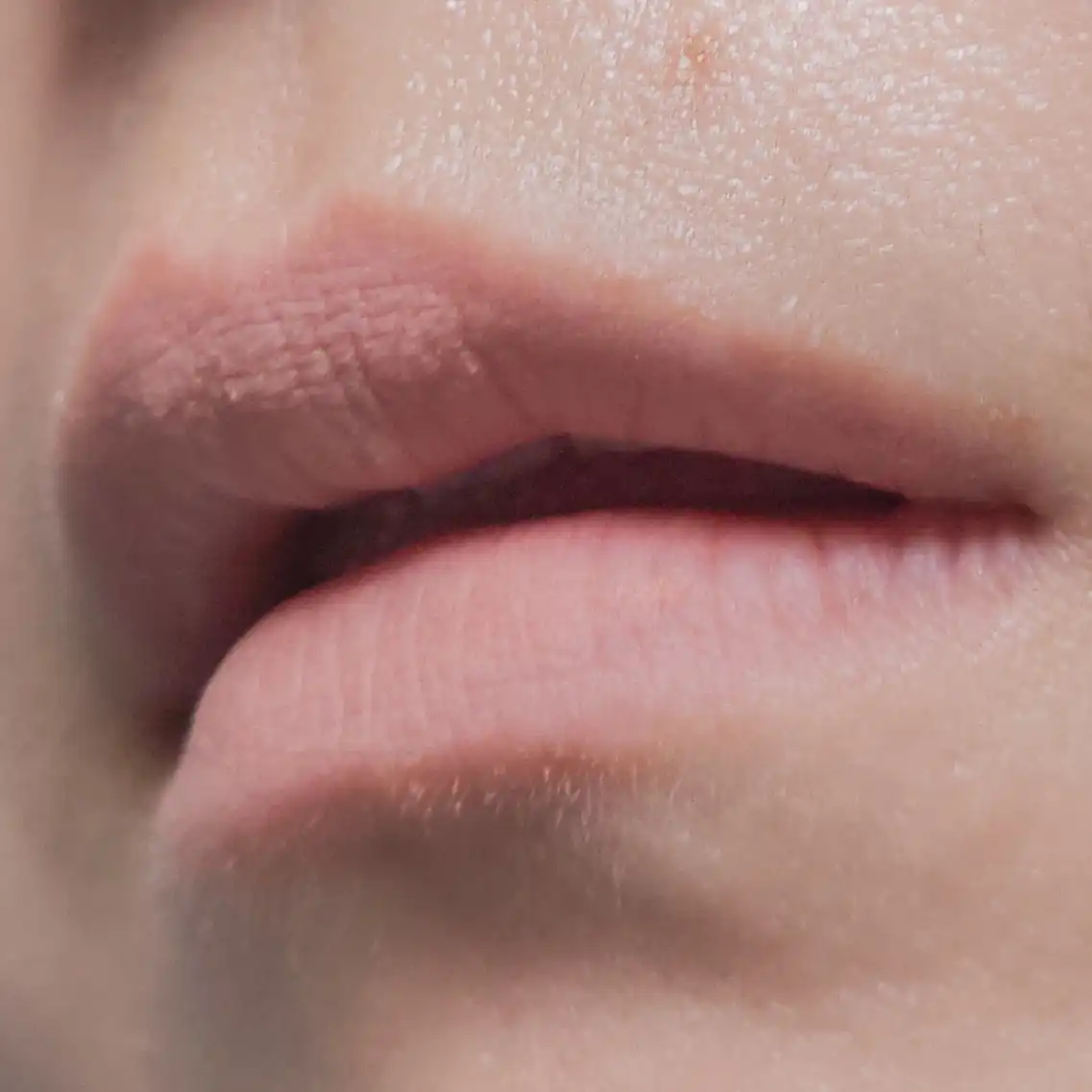 언니의파우치 리뷰 이미지 3 - [(컬러그램X잔망루피) 누디 블러 틴트]