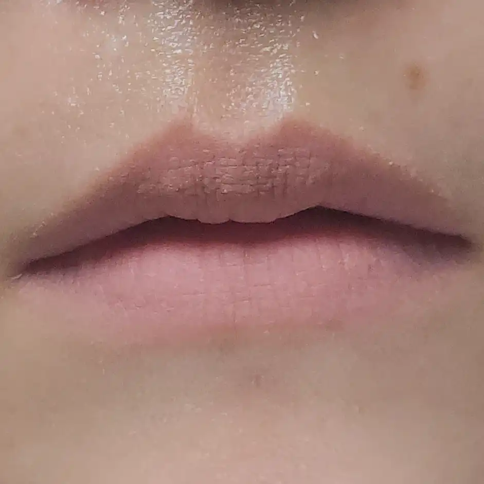 언니의파우치 리뷰 이미지 4 - [(컬러그램X잔망루피) 누디 블러 틴트]