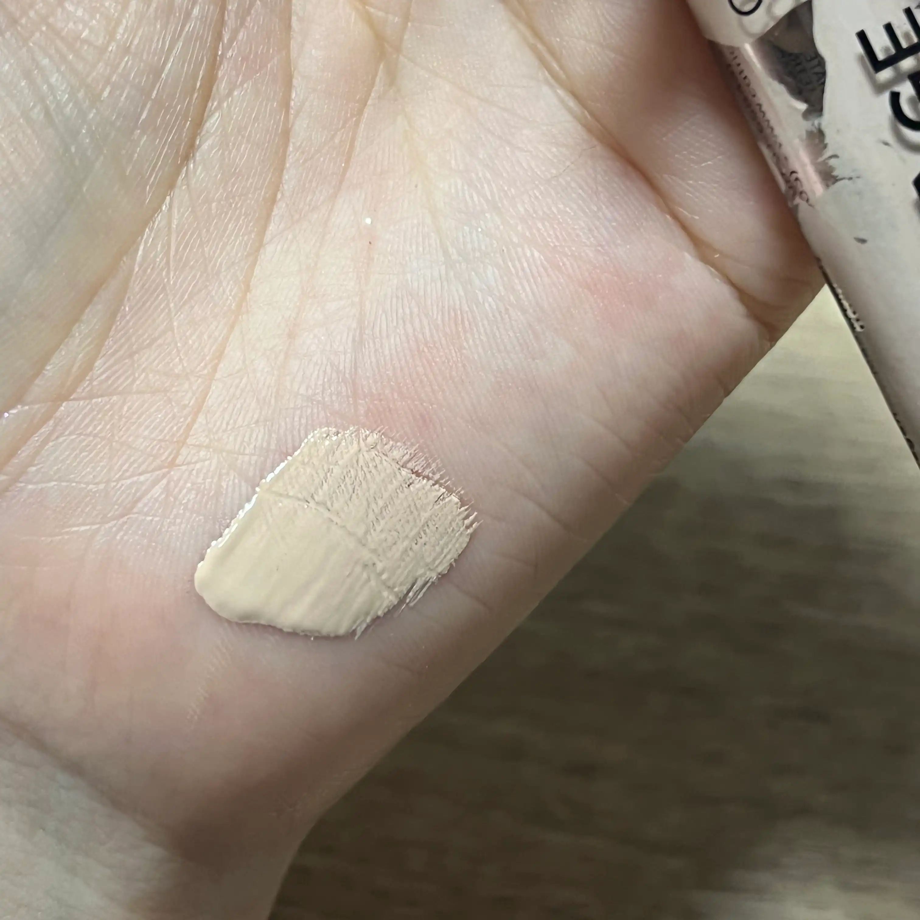 언니의파우치 리뷰 이미지 2 - [리퀴드 캐머플라지 하이 커버리지 컨실러]