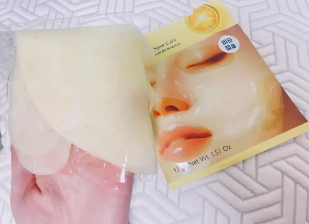 언니의파우치 리뷰 이미지 2 - [청귤 비타씨 잡티 흔적 케어 겔 마스크]