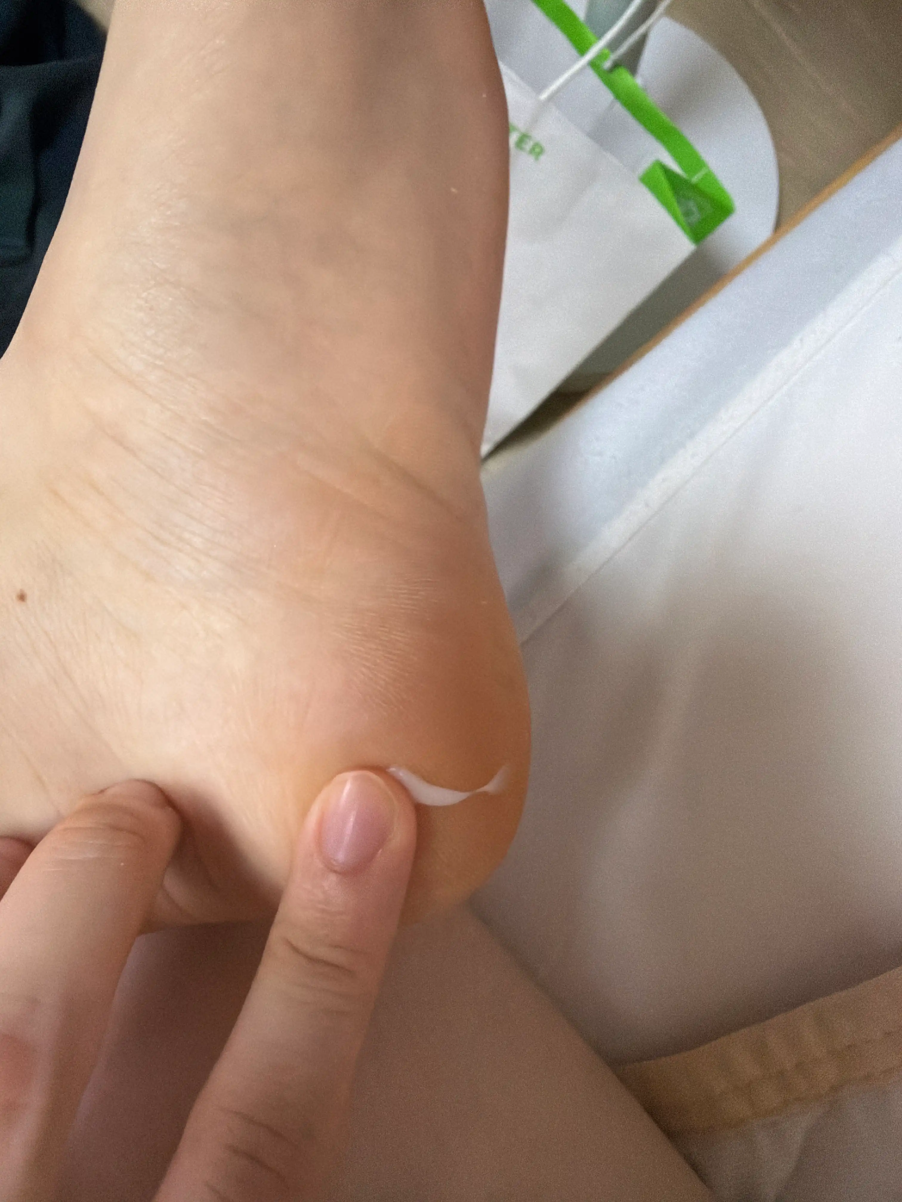 언니의파우치 리뷰 이미지 3 - [(짱구에디션) 코튼풋 발꿈치 매끈하자 풋밤크림]