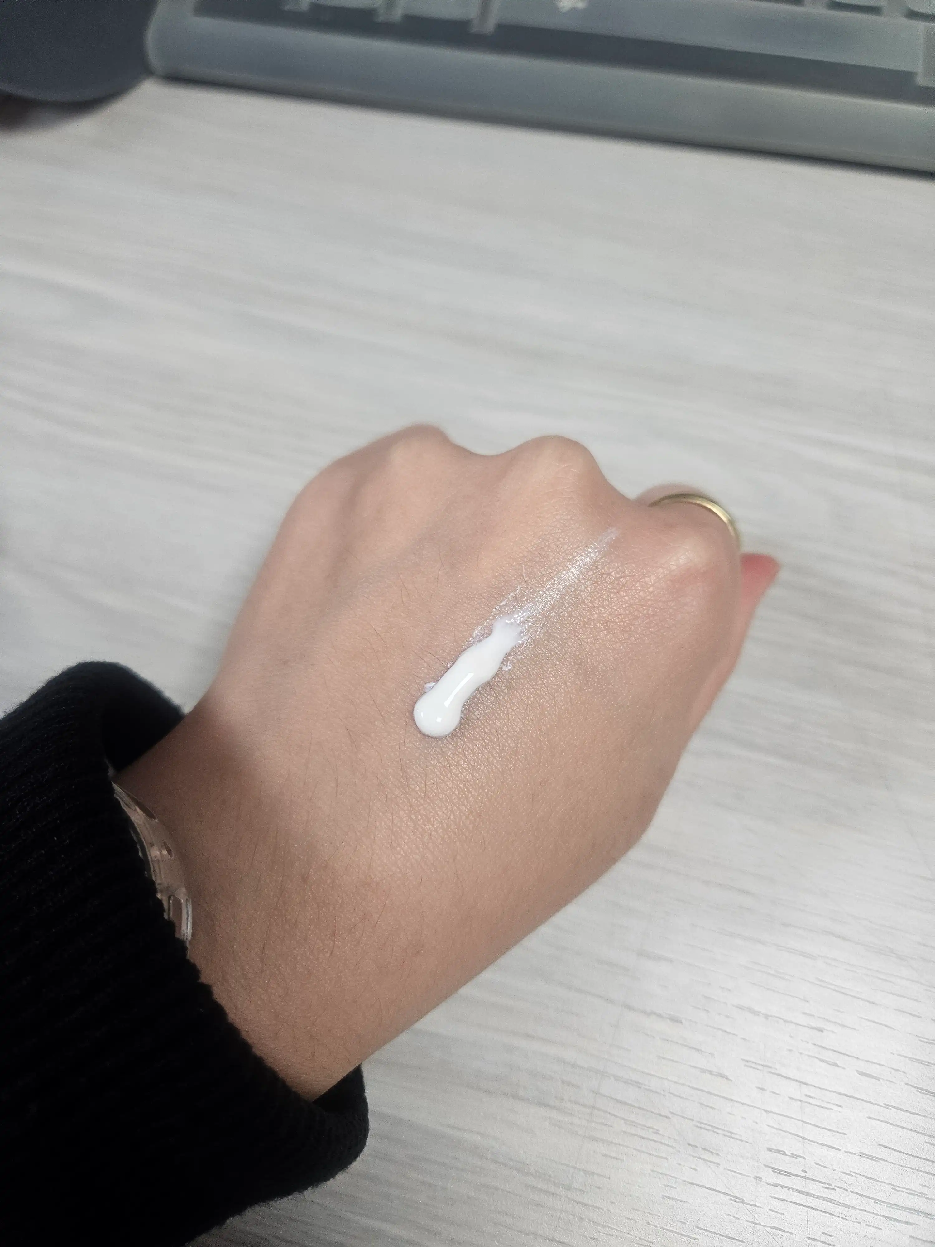 언니의파우치 리뷰 이미지 3 - [더마UV365 장벽수분 무기자차 선크림]