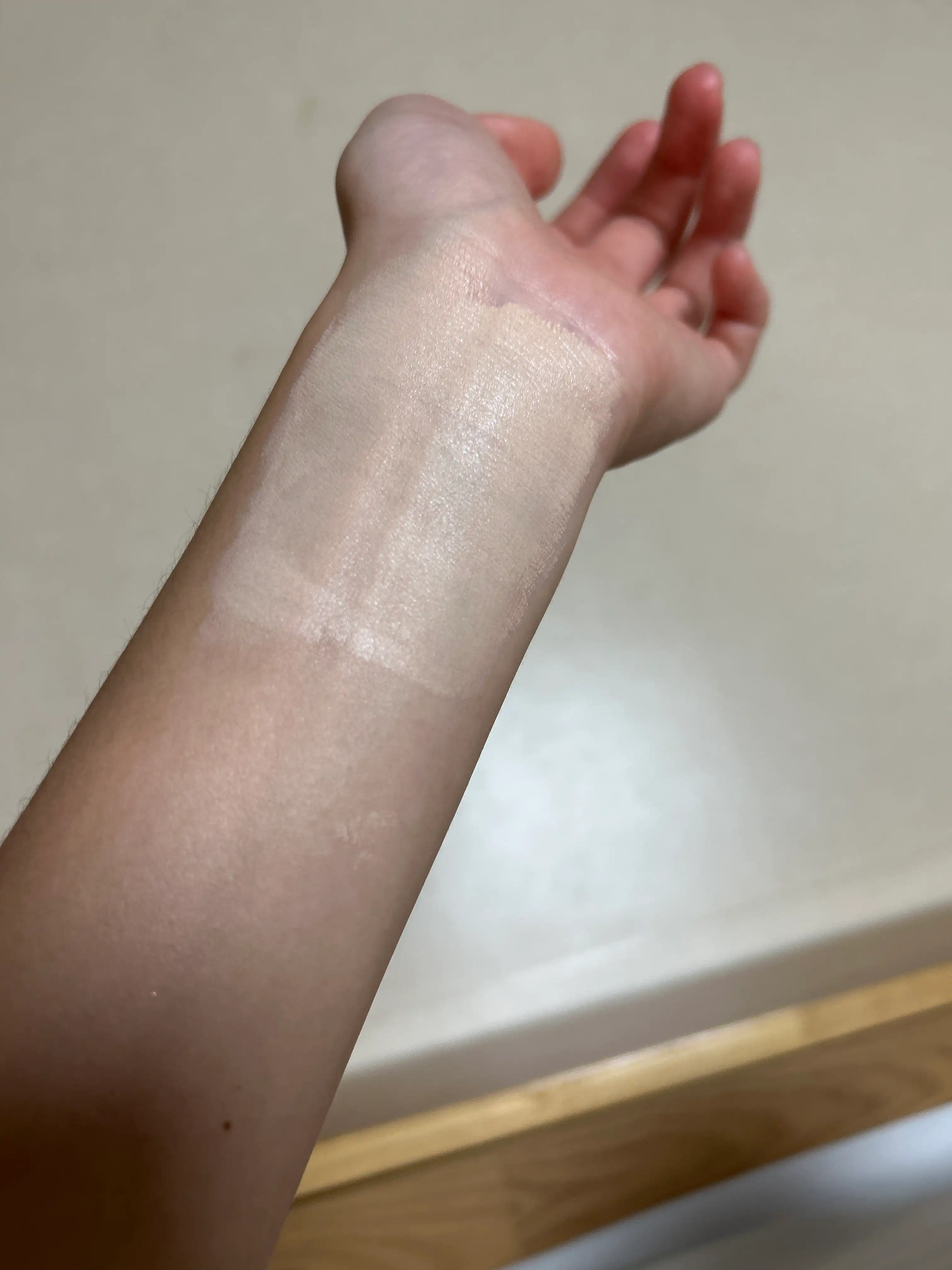 언니의파우치 리뷰 이미지 2 - [(태닝 산리오캐릭터즈 에디션) 심리스 웨어 파운데이션]