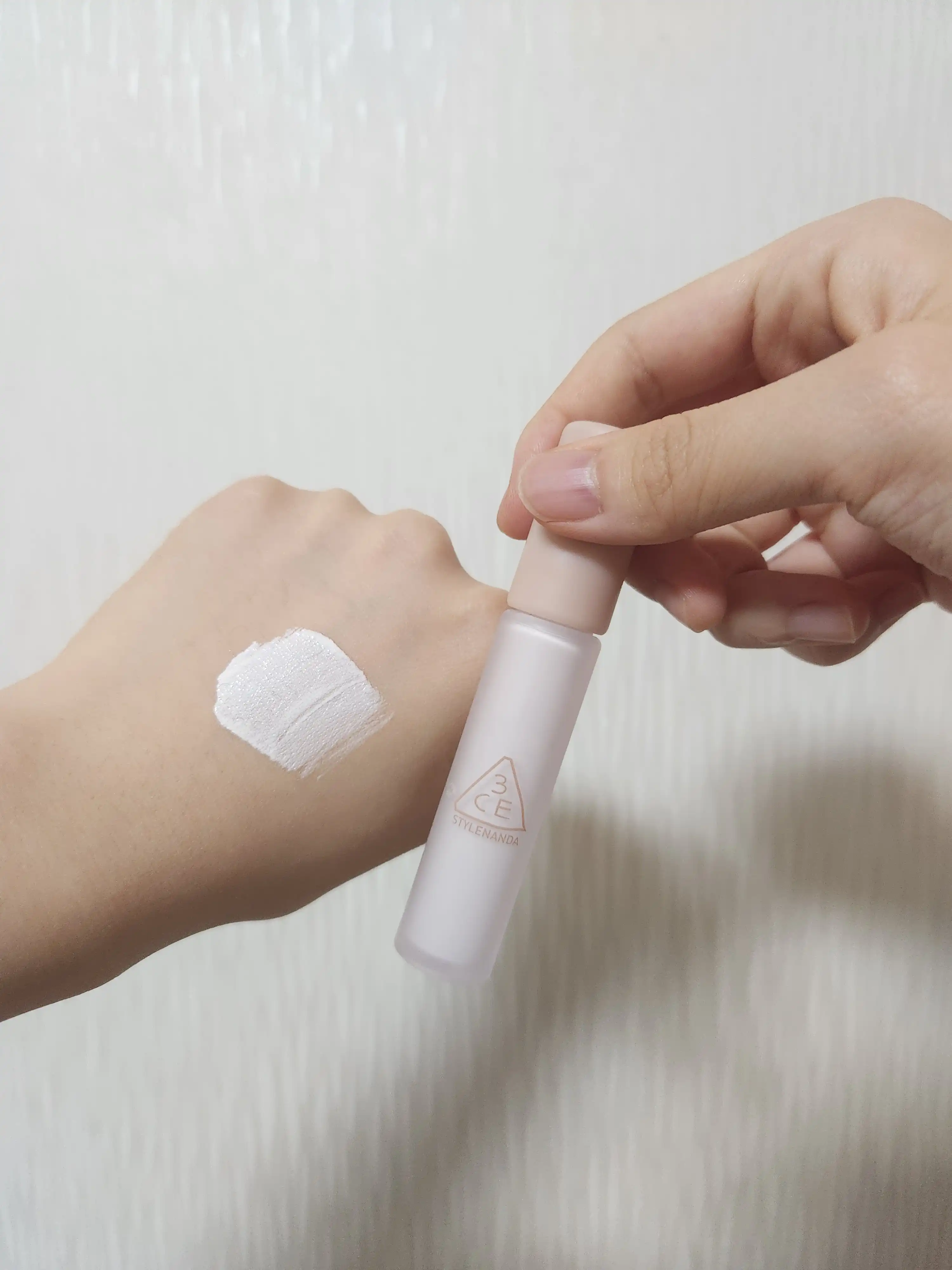 언니의파우치 리뷰 이미지 2 - [스킨 핏 커버 리퀴드 컨실러]