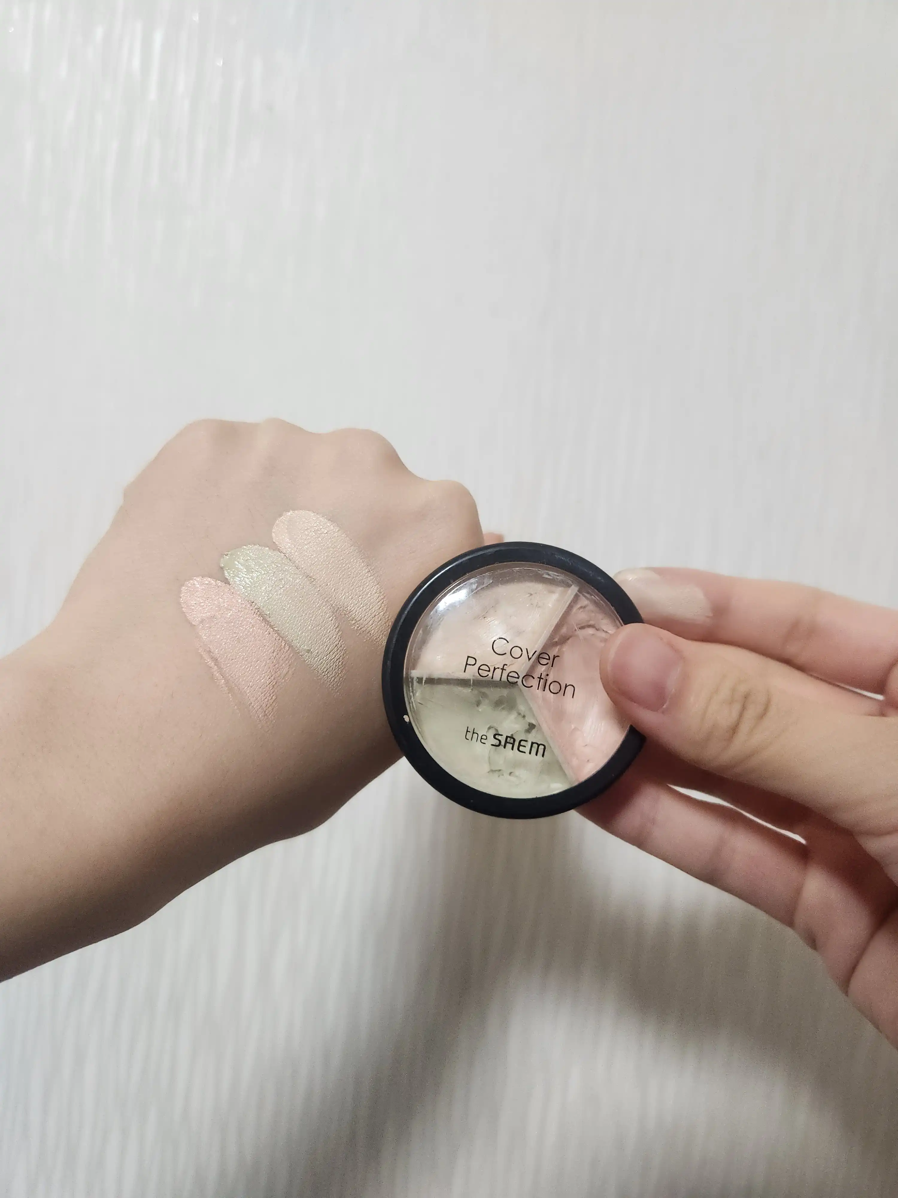 언니의파우치 리뷰 이미지 - [커버 퍼펙션 트리플 팟 컨실러]