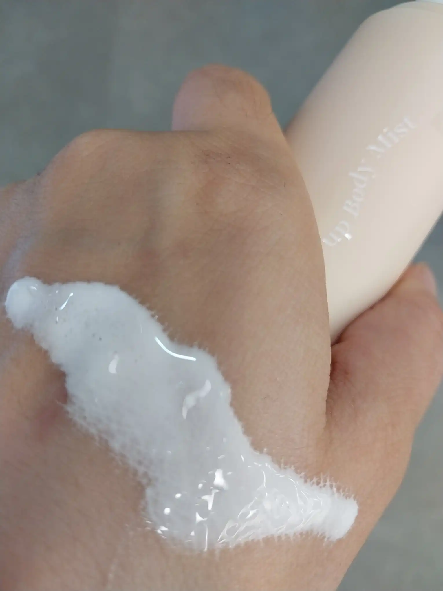 언니의파우치 리뷰 이미지 3 - [한겹 톤업 바디 미스트]