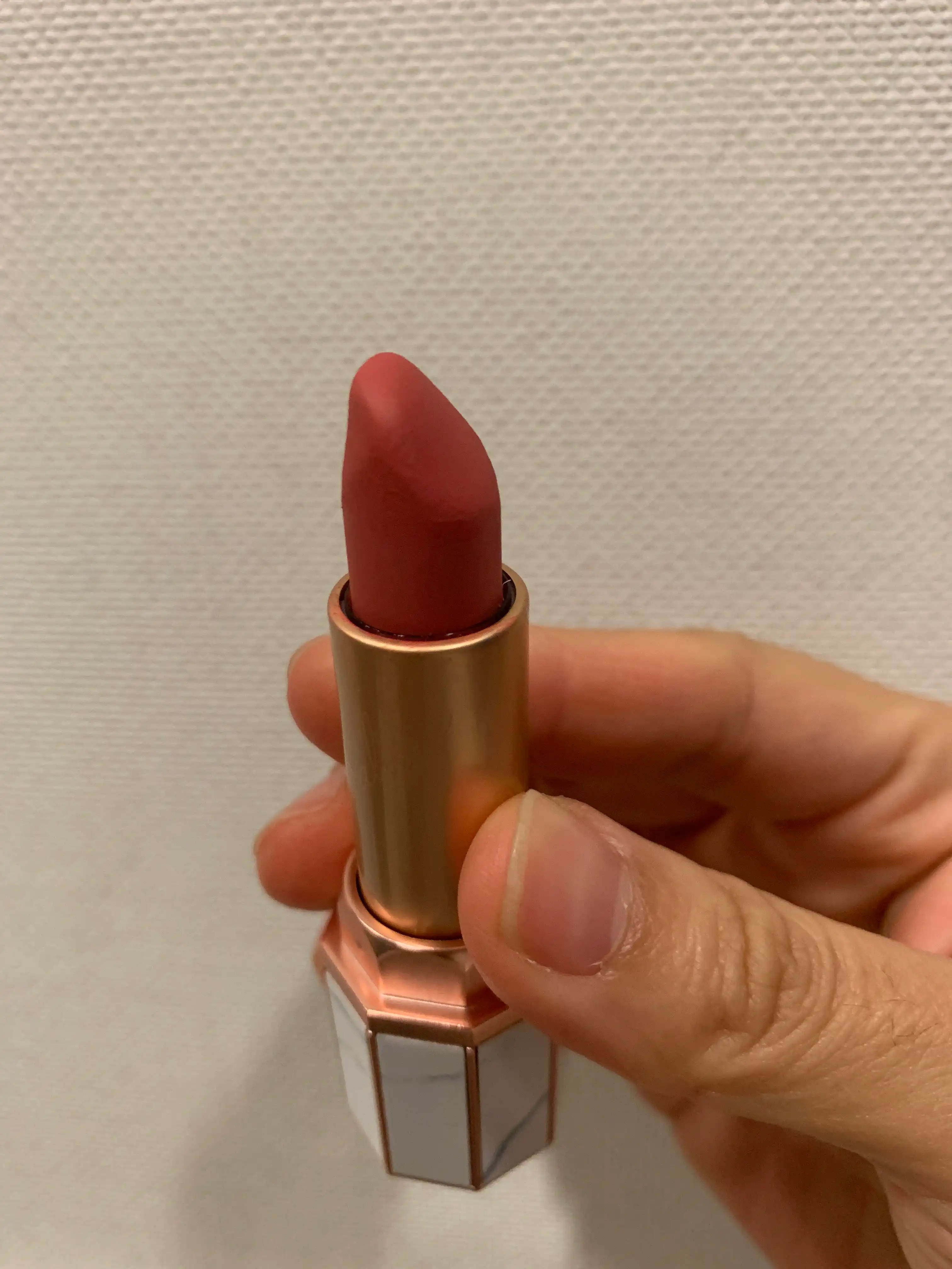 언니의파우치 리뷰 이미지 2 - [립 파라다이스 에포트리스 매트 립스틱]