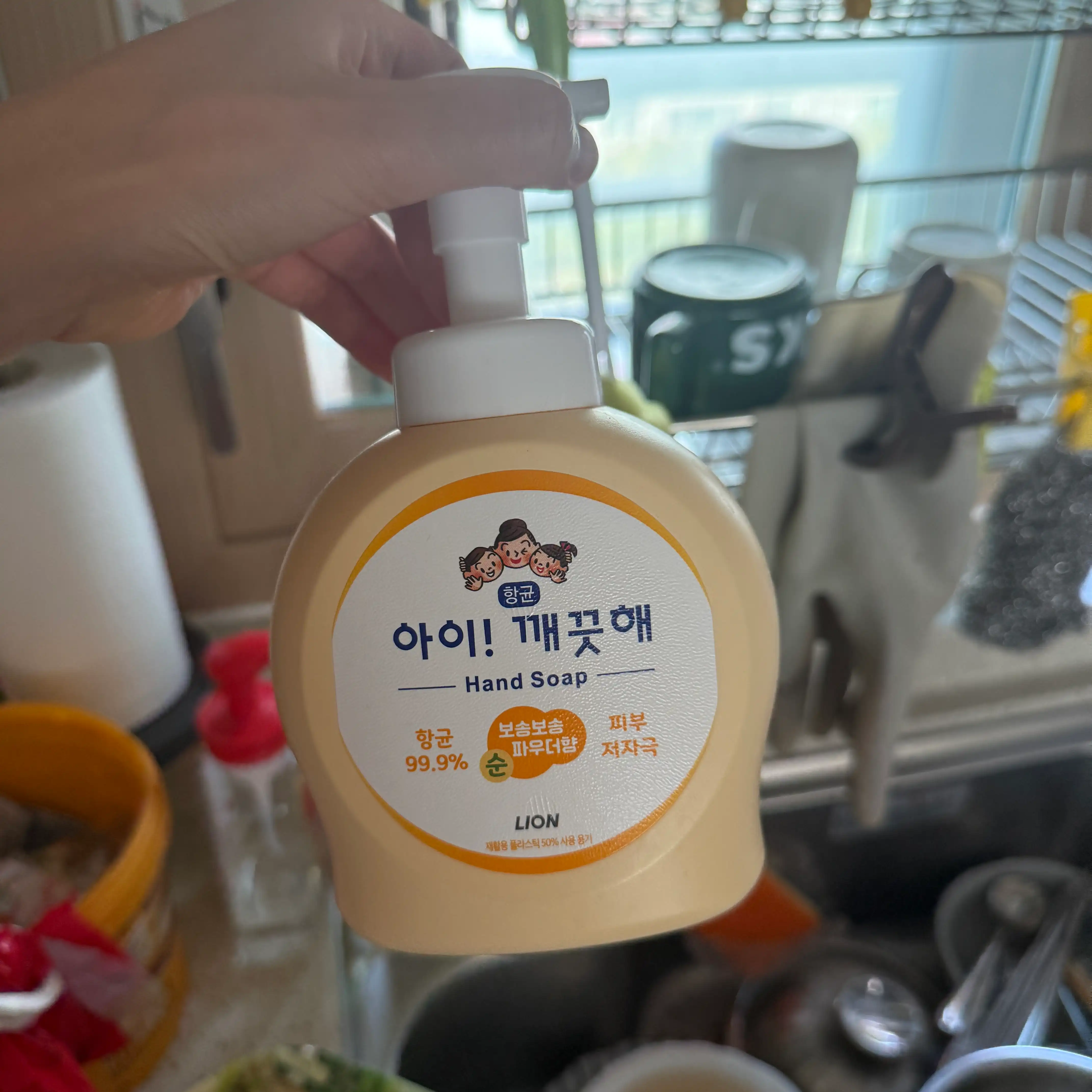 언니의파우치 리뷰 이미지 2 - [아이깨끗해 항균 폼 핸드솝 [파우더향]]