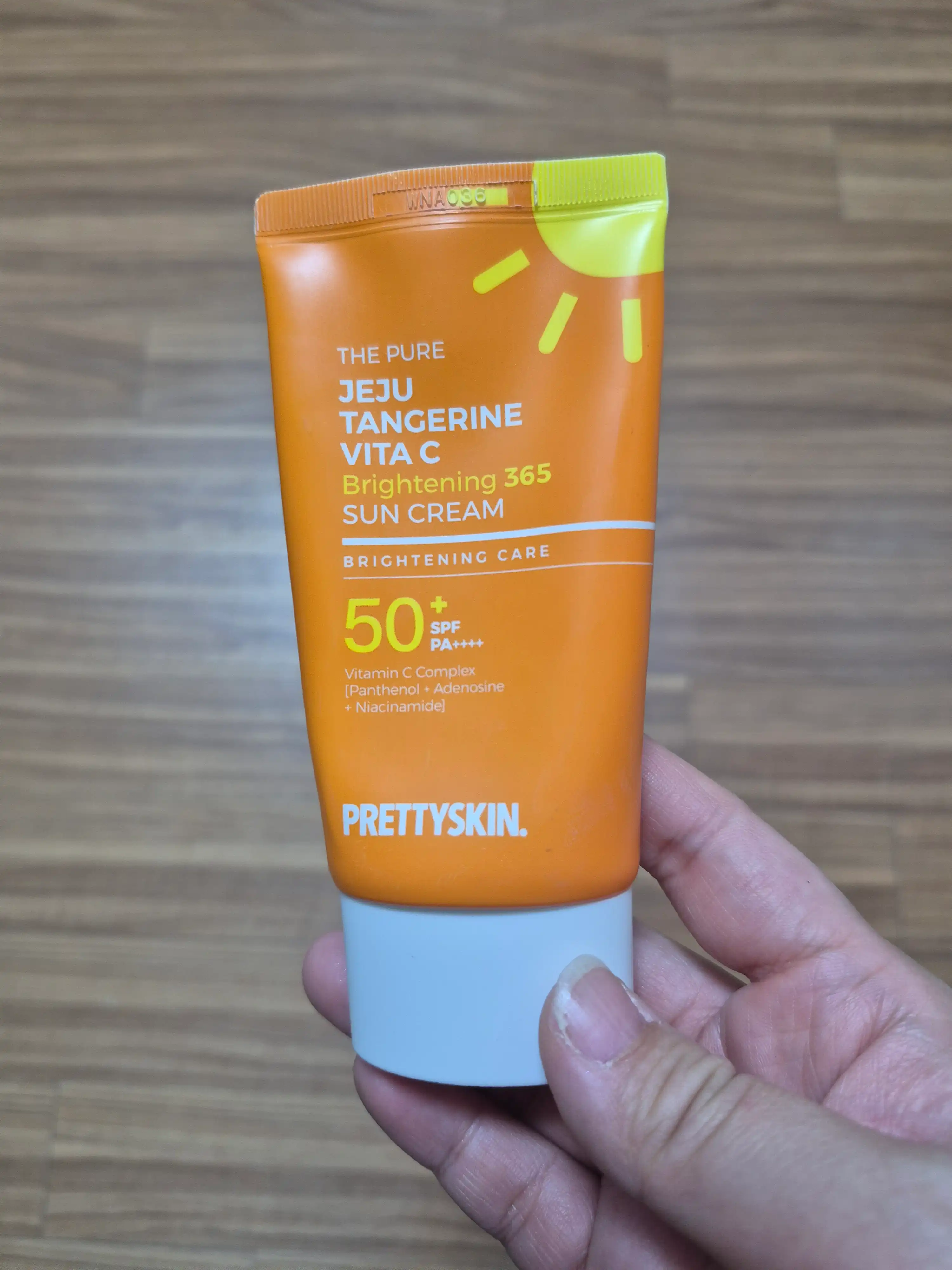 언니의파우치 리뷰 이미지 - [더 퓨어 제주 감귤 비타 C 브라이트닝 365 선크림]