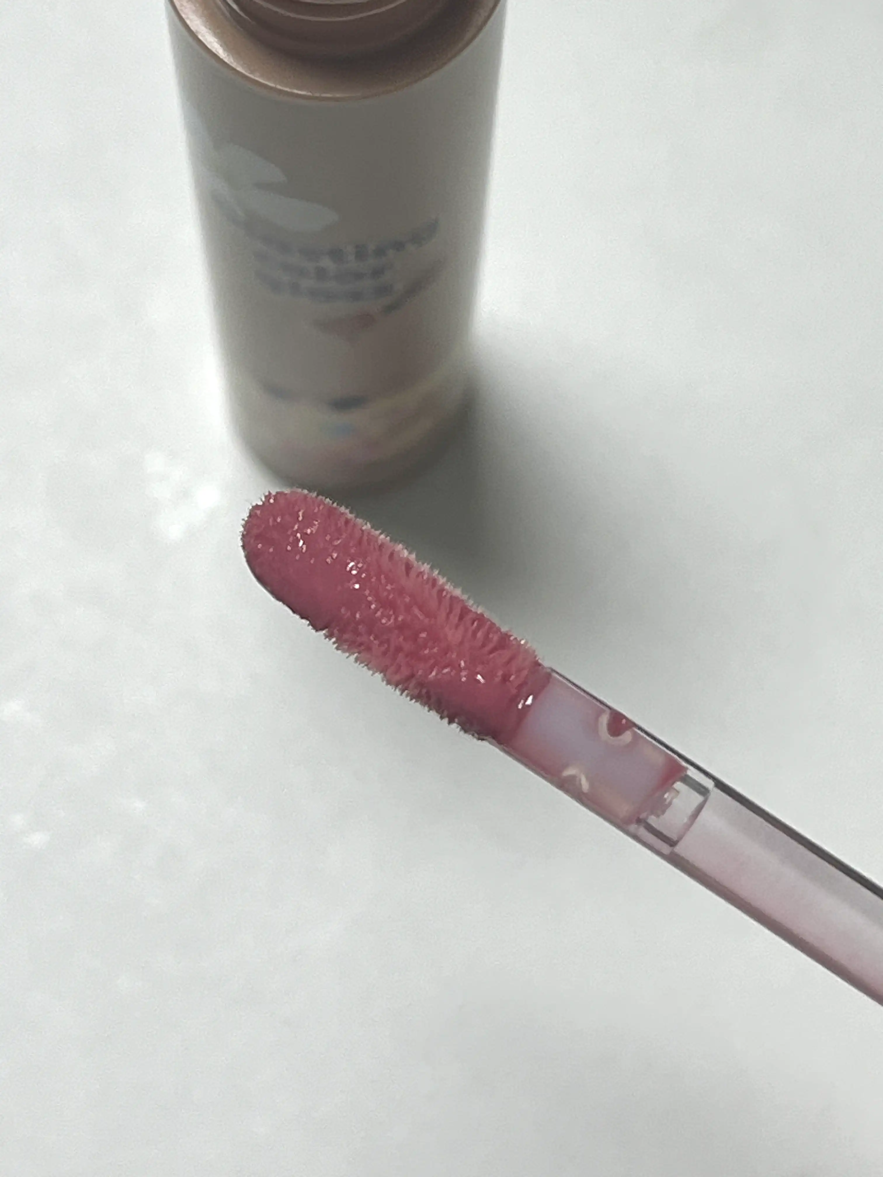 언니의파우치 리뷰 이미지 2 - [(태닝 산리오캐릭터즈 에디션) 글래스팅 컬러 글로스]