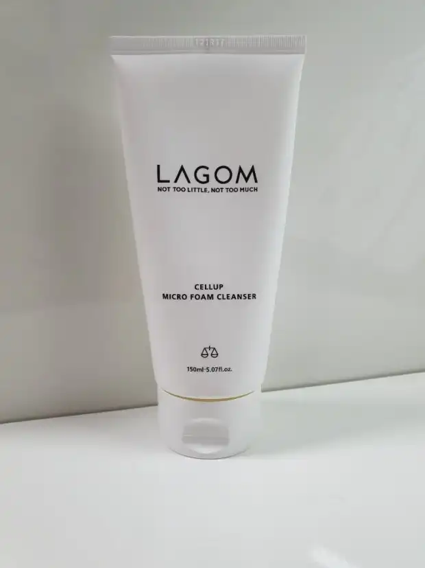 언니의파우치 리뷰 이미지 2 - [셀럽 마이크로 폼 클렌저]