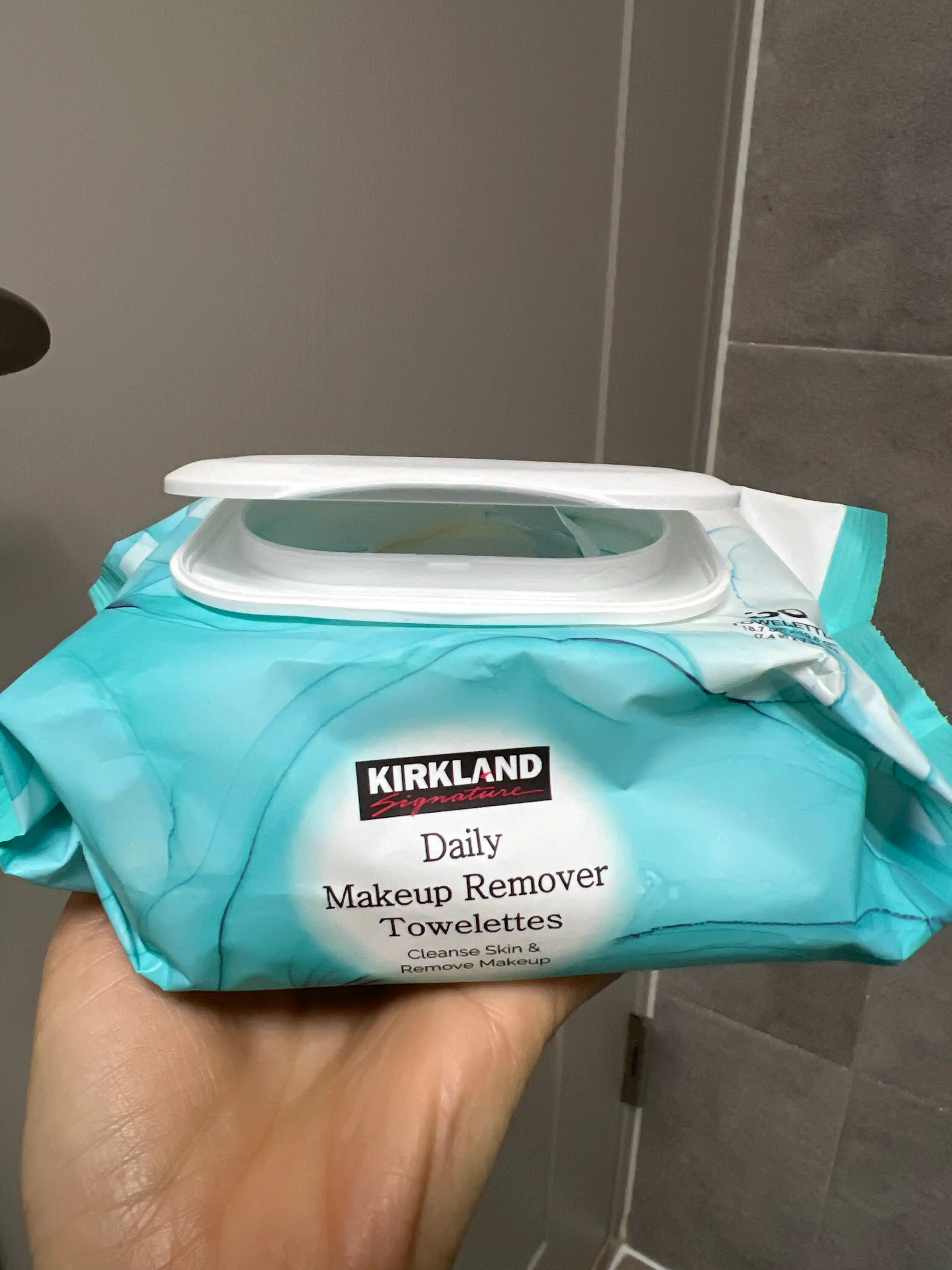 언니의파우치 리뷰 이미지 - [시그니춰 데일리 메이크업 리무버 티슈]