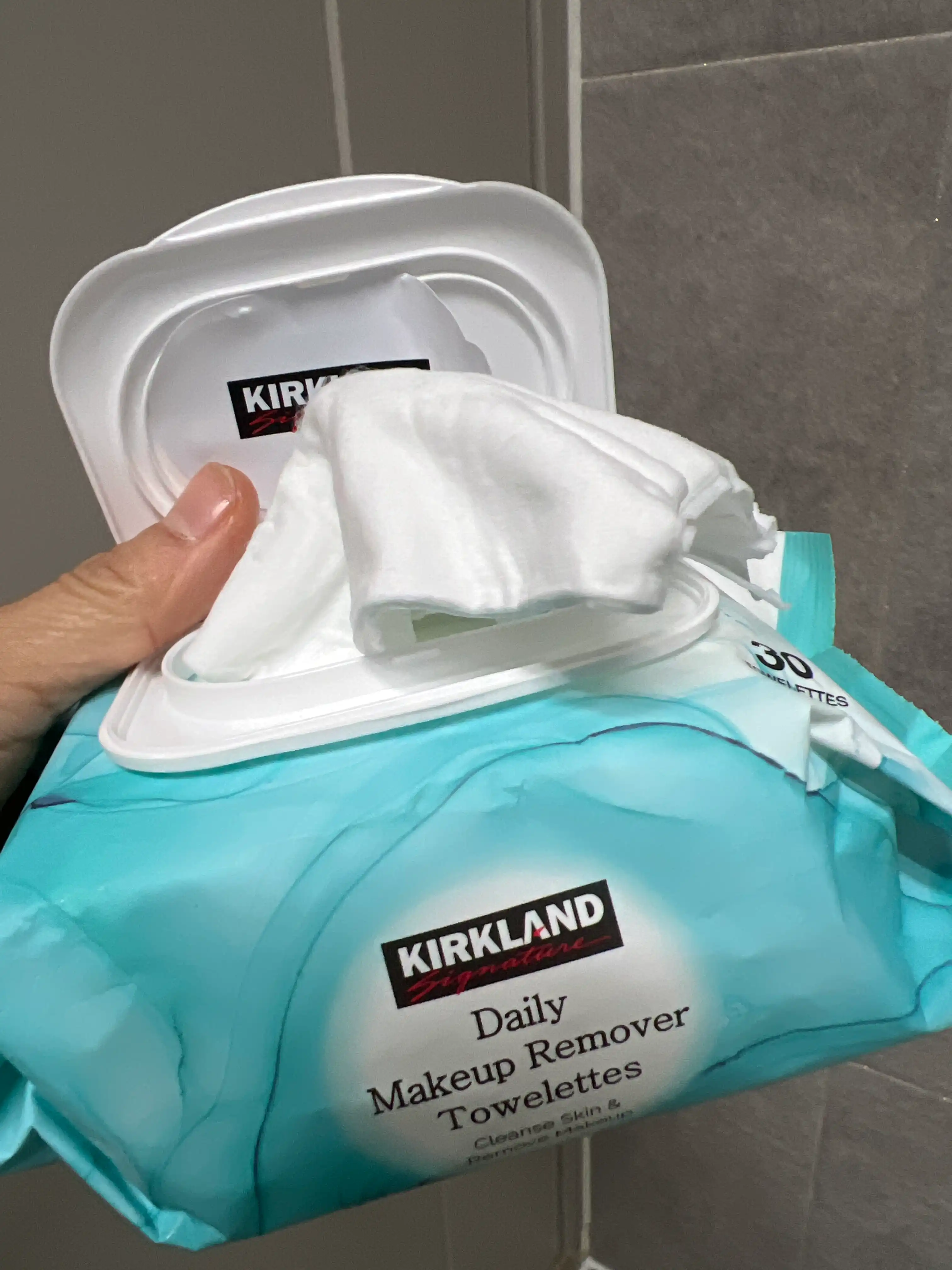 언니의파우치 리뷰 이미지 3 - [시그니춰 데일리 메이크업 리무버 티슈]