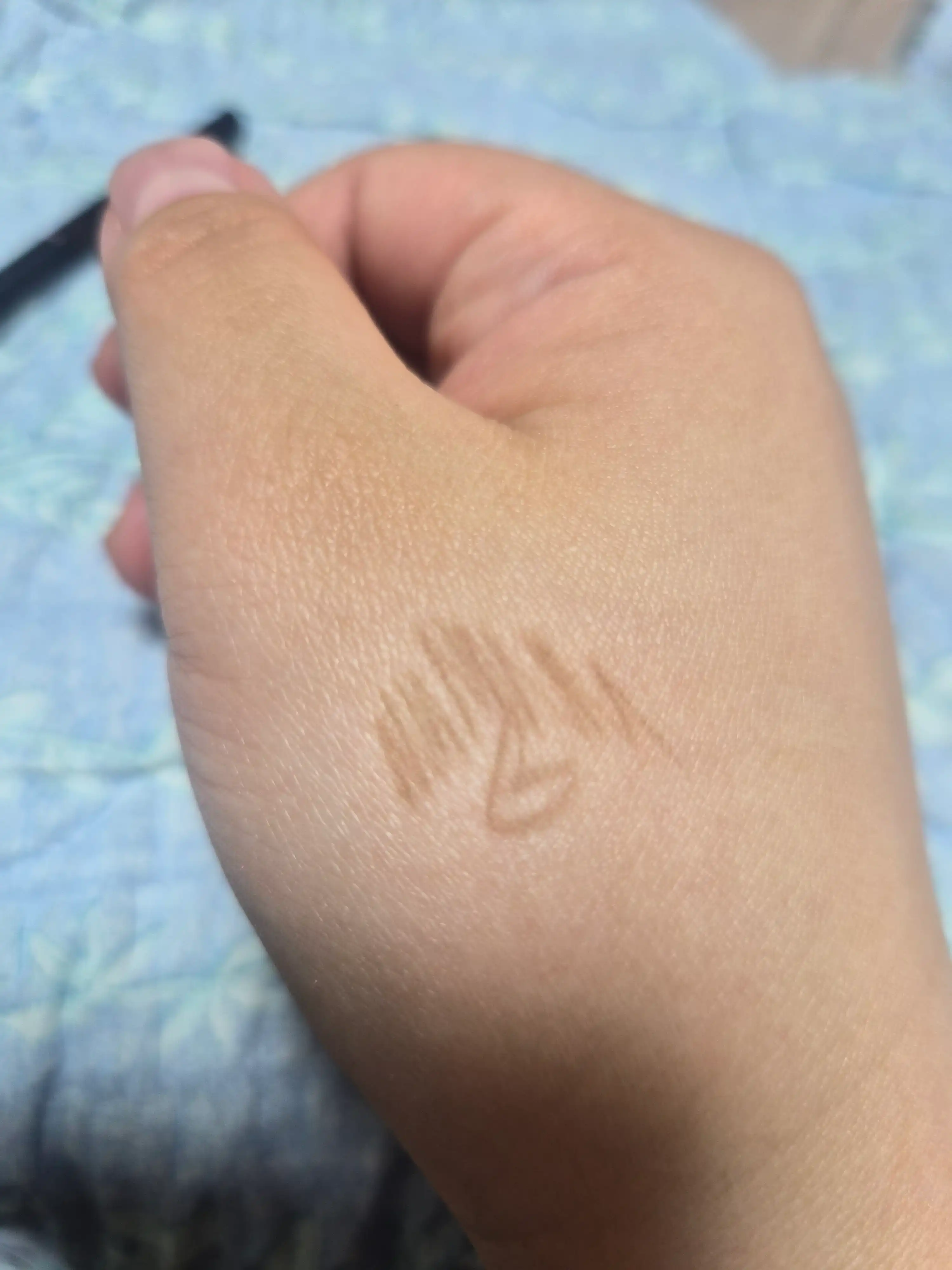 언니의파우치 리뷰 이미지 3 - [스키니메스 브로우 펜슬]