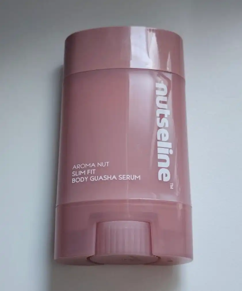언니의파우치 리뷰 이미지 2 - [아로마 넛 슬림핏 바디 괄사 세럼]