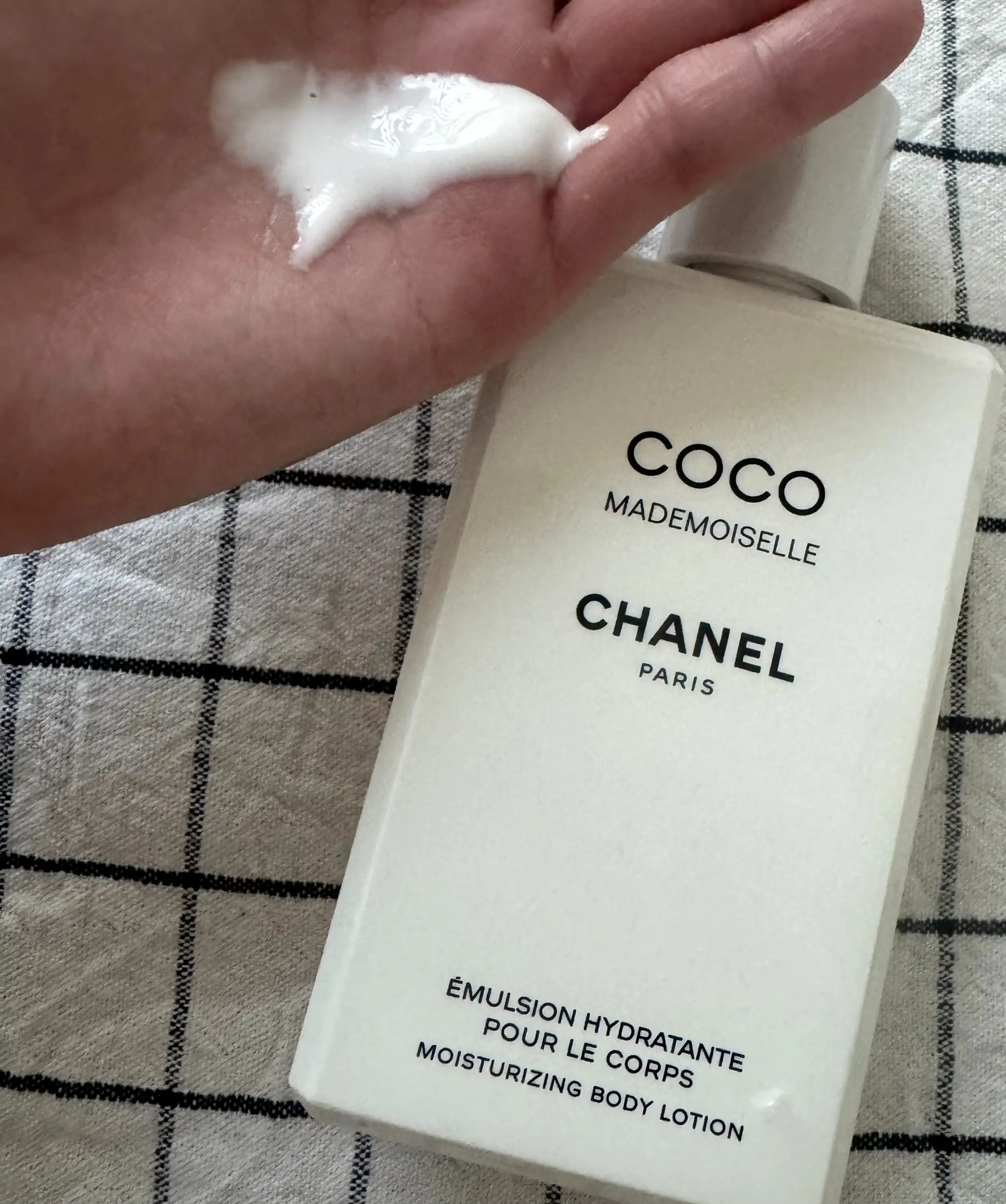 언니의파우치 리뷰 이미지 2 - [코코 마드모아젤 에뮐지옹 이드라땅뜨 뿌르 르 꼬르]