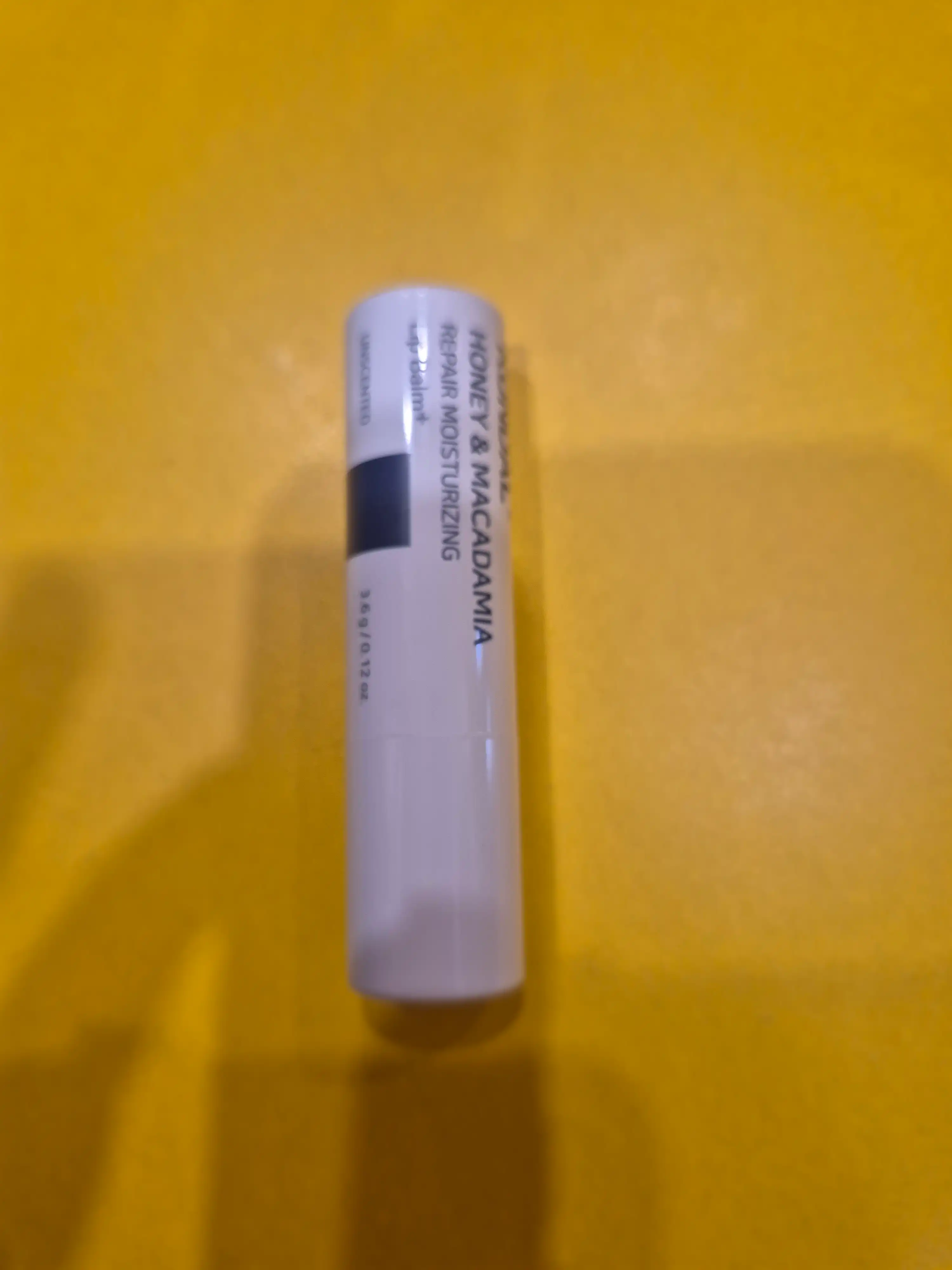 언니의파우치 리뷰 이미지 2 - [허니 앤 마카다미아 리페어 모이스처라이징 립밤]