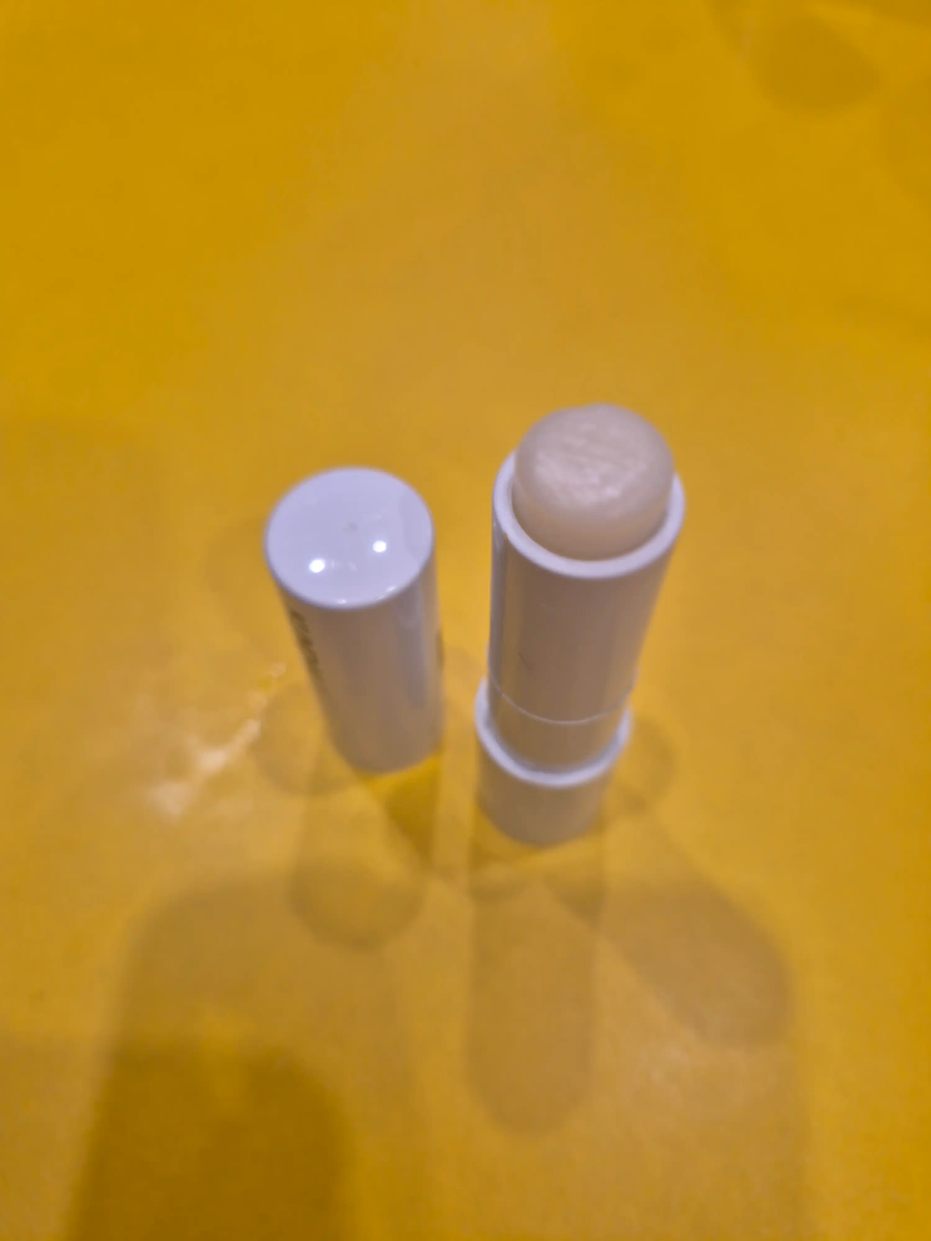 언니의파우치 리뷰 이미지 3 - [허니 앤 마카다미아 리페어 모이스처라이징 립밤]