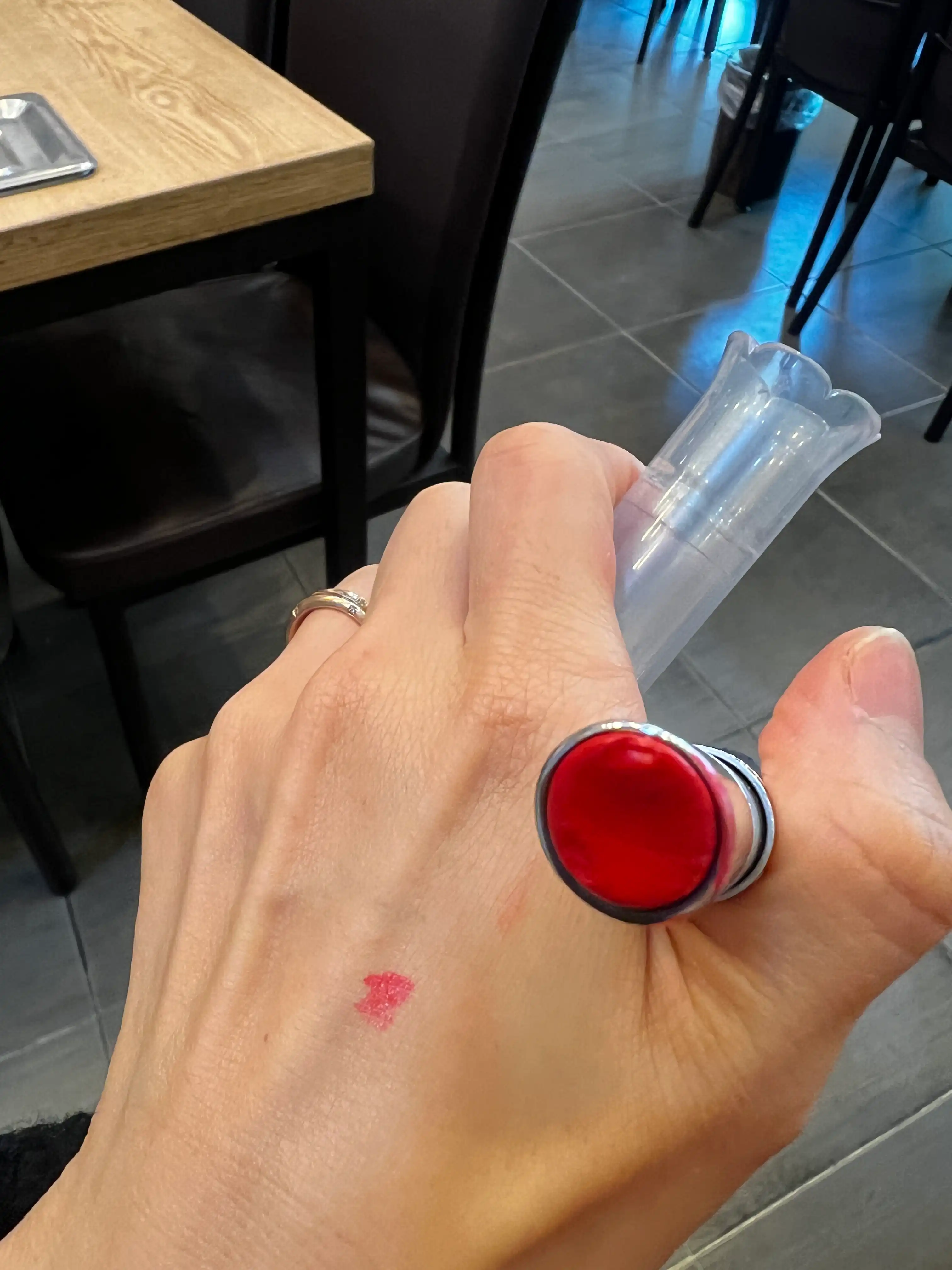 언니의파우치 리뷰 이미지 3 - [캘리포니아 키싱 컬러밤 [00 체리]]