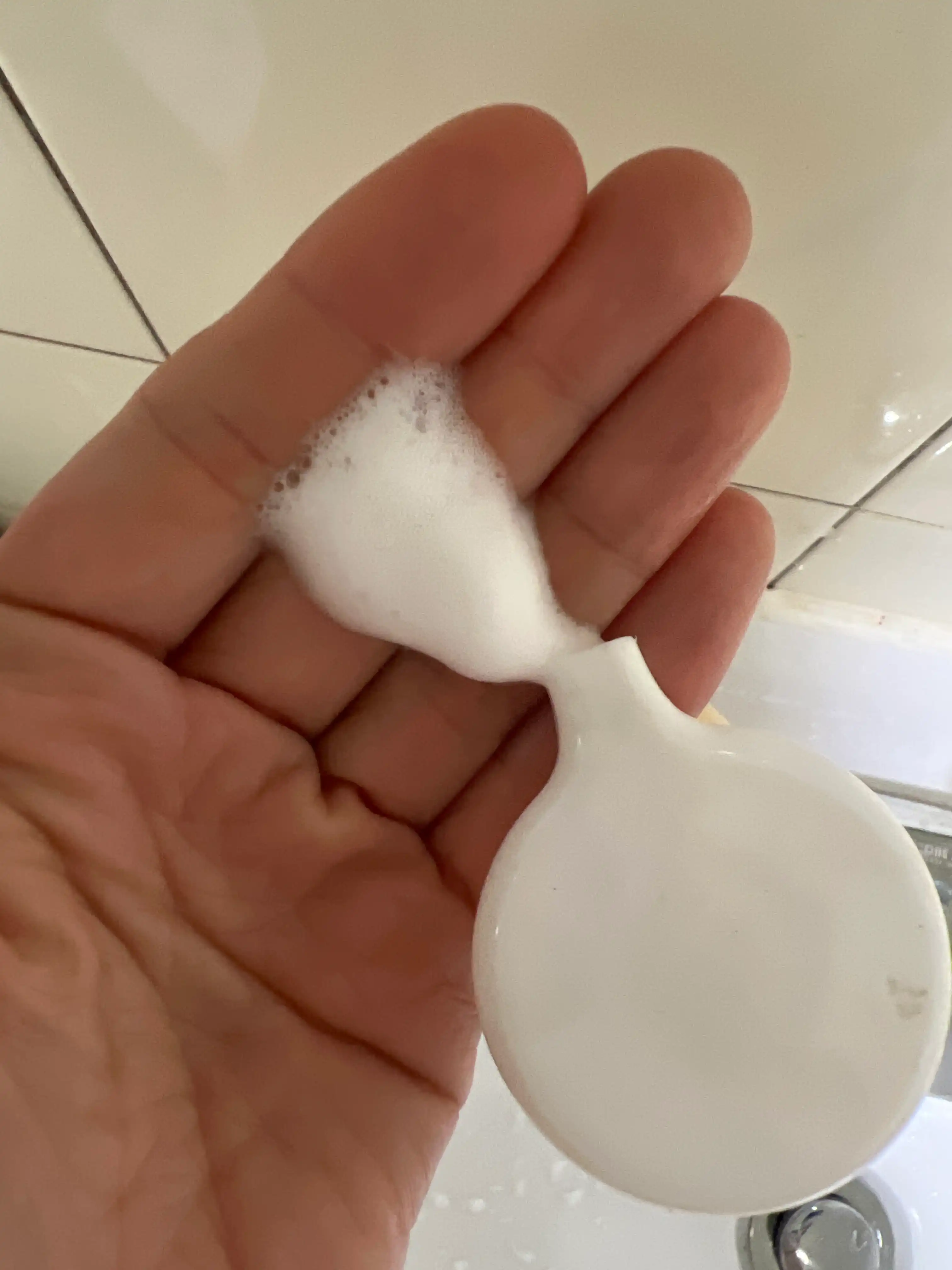 언니의파우치 리뷰 이미지 3 - [아이깨끗해 항균 폼 핸드솝 [파우더향]]