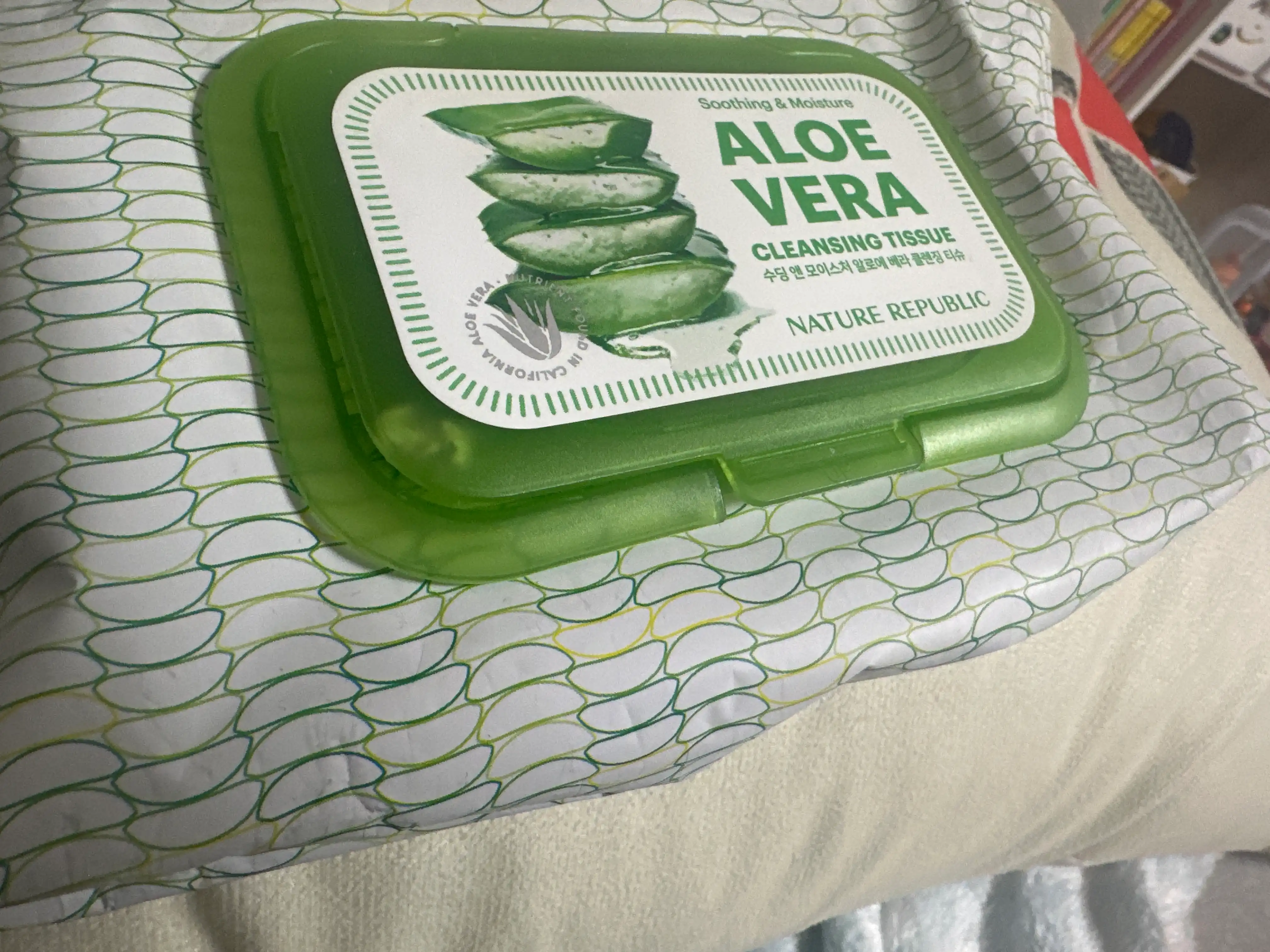 언니의파우치 리뷰 이미지 - [수딩 앤 모이스처 알로에베라 클렌징 티슈]