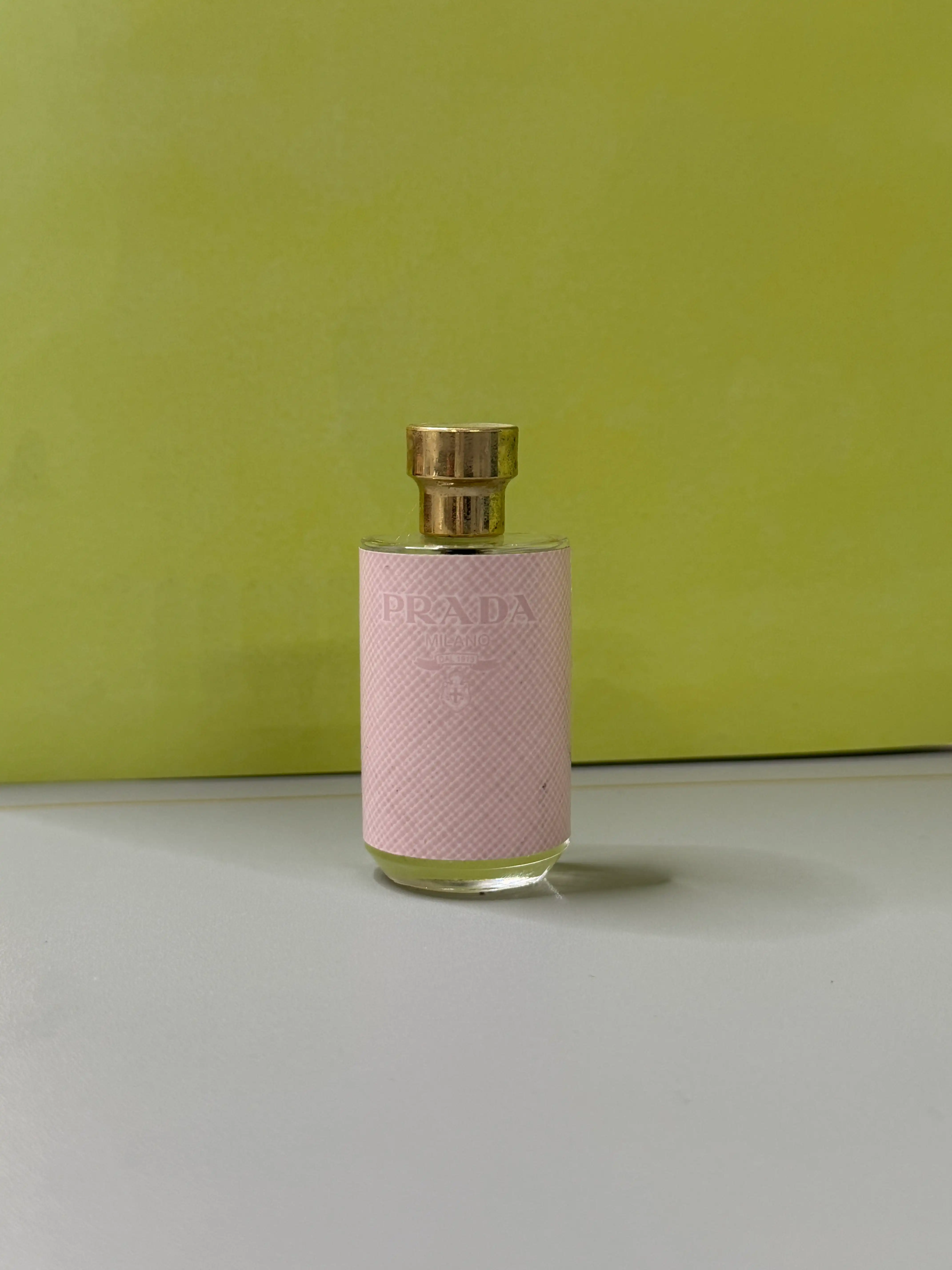 언니의파우치 리뷰 이미지 2 - [라 팜므 프라다 오 드 뚜왈렛]