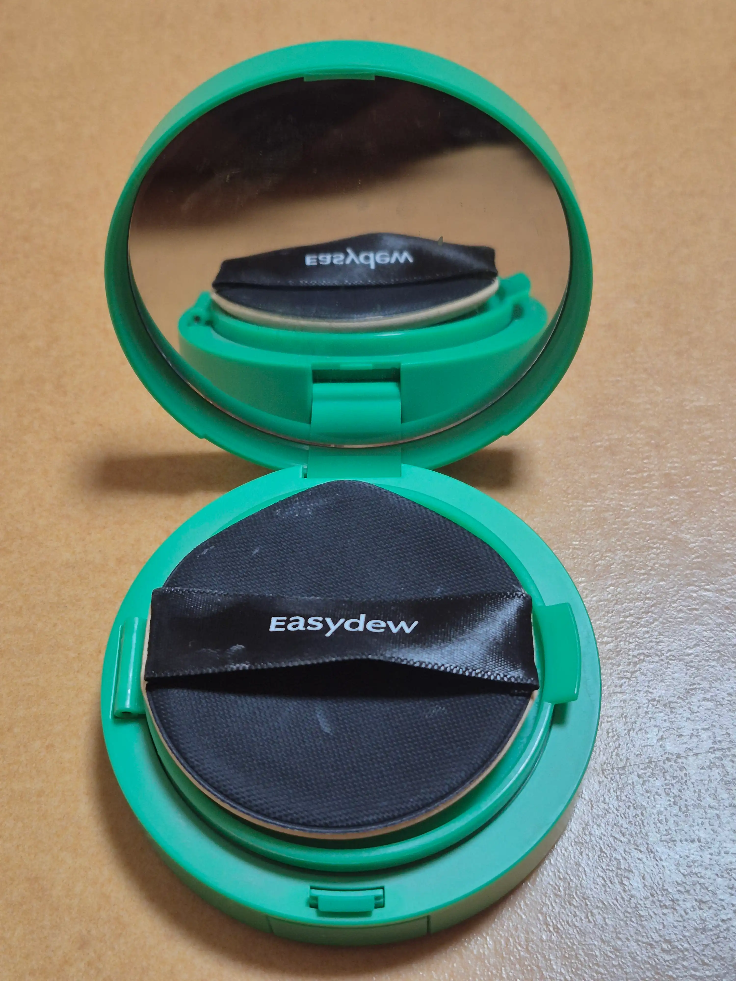 언니의파우치 리뷰 이미지 3 - [멜라 비 토닝 매트 커버 팩트]