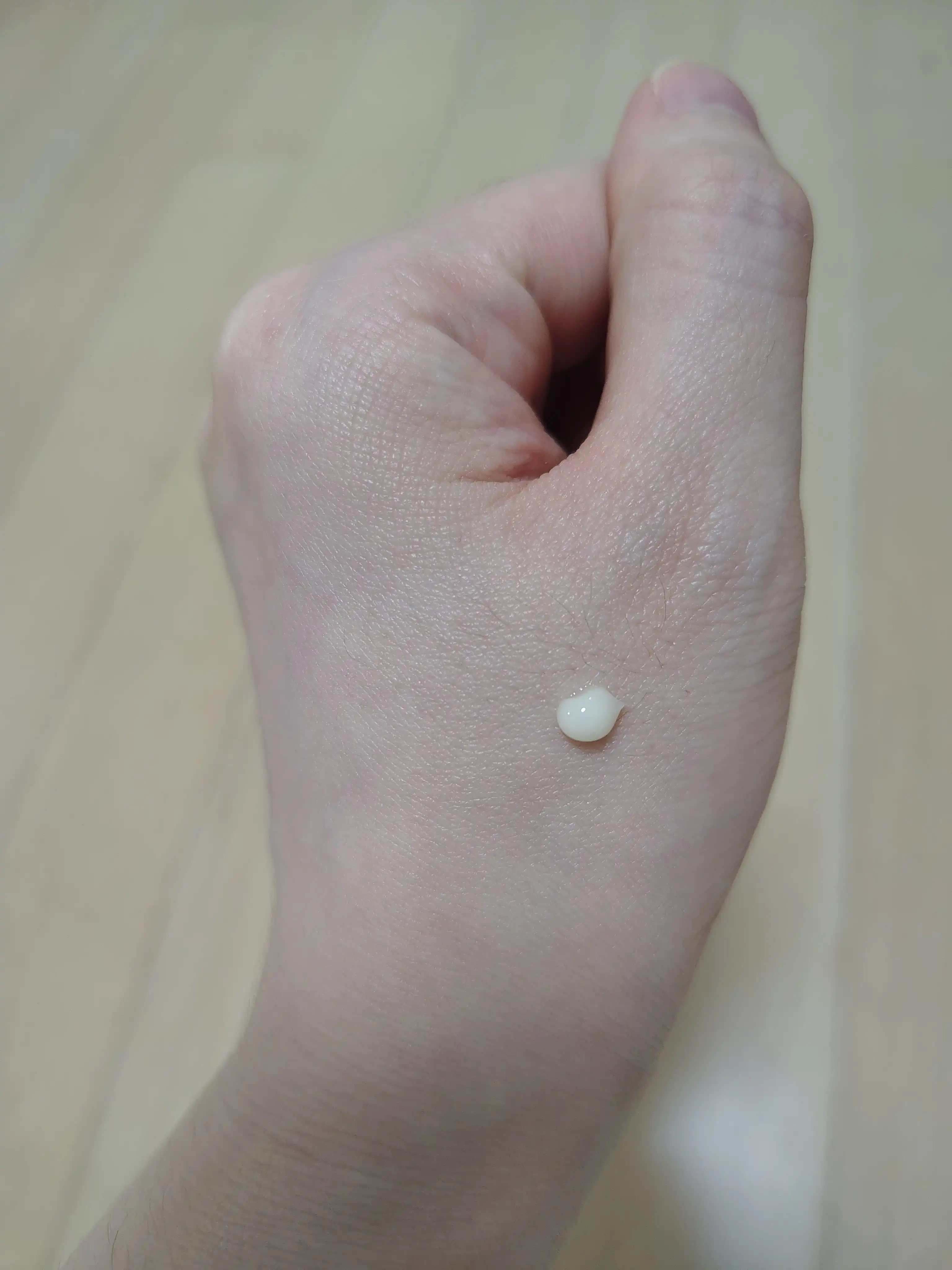 언니의파우치 리뷰 이미지 2 - [청귤 비타C 잡티 케어 아이크림]