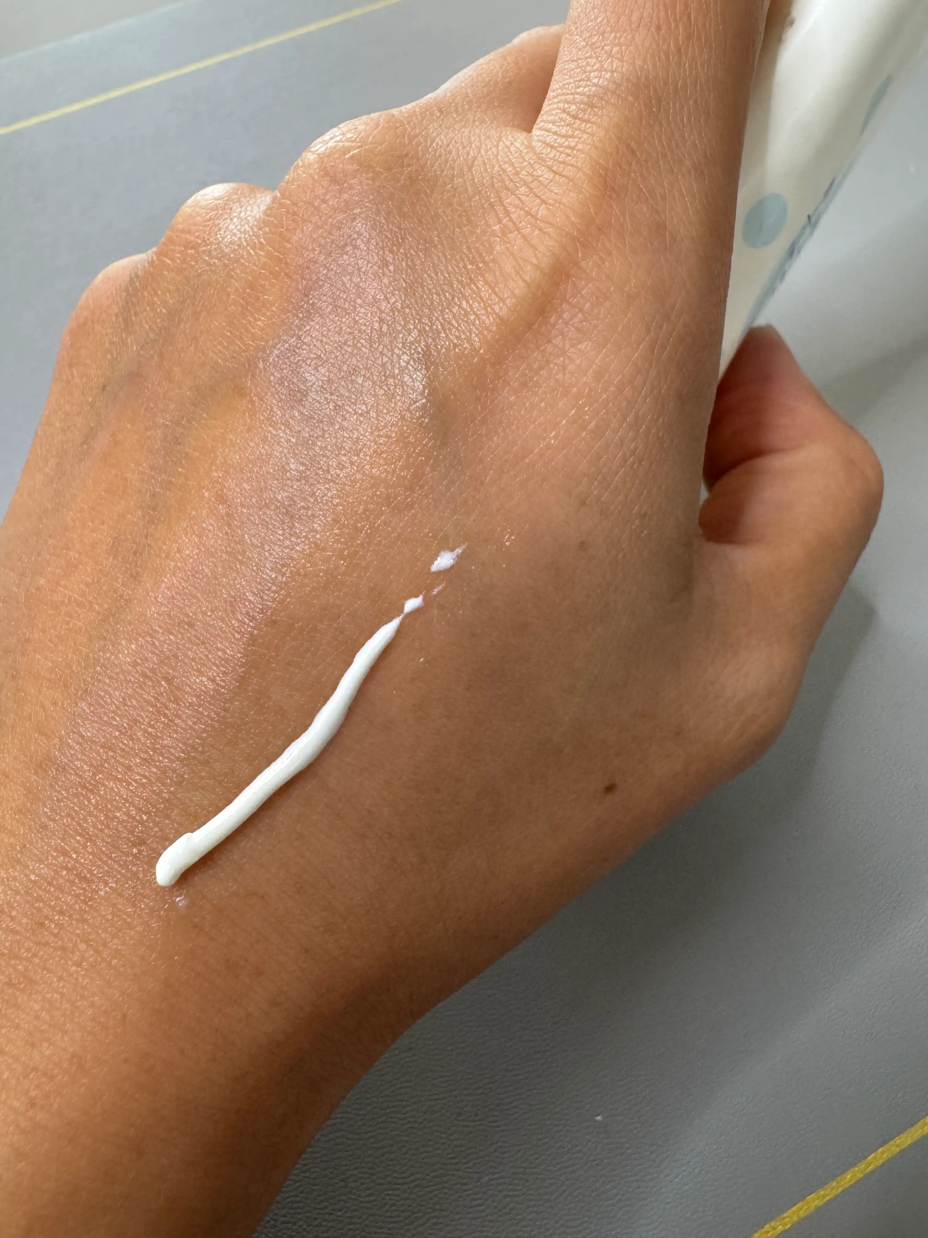 언니의파우치 리뷰 이미지 3 - [키즈 앤 베이비 촉촉 선크림]