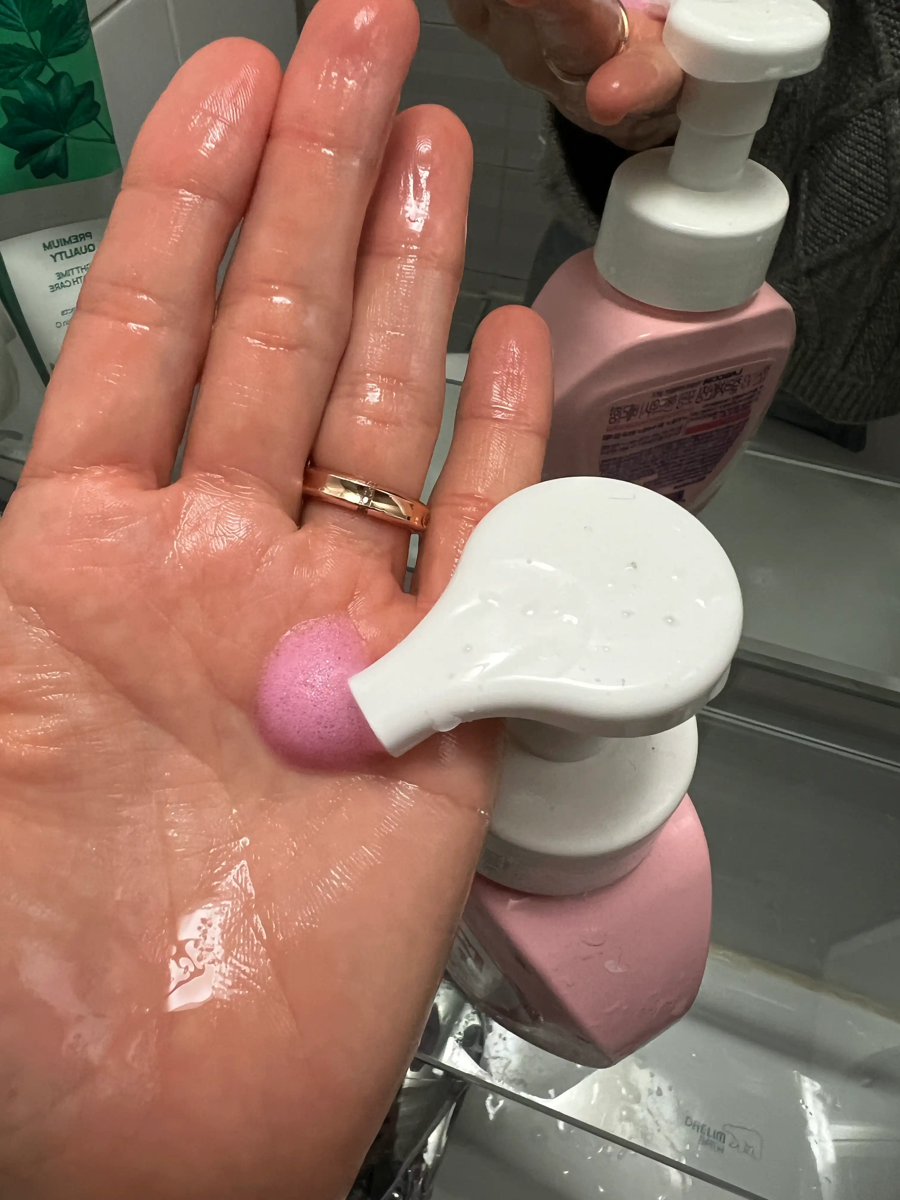 언니의파우치 리뷰 이미지 3 - [V3 컬러체인징 포밍 핸드워시]