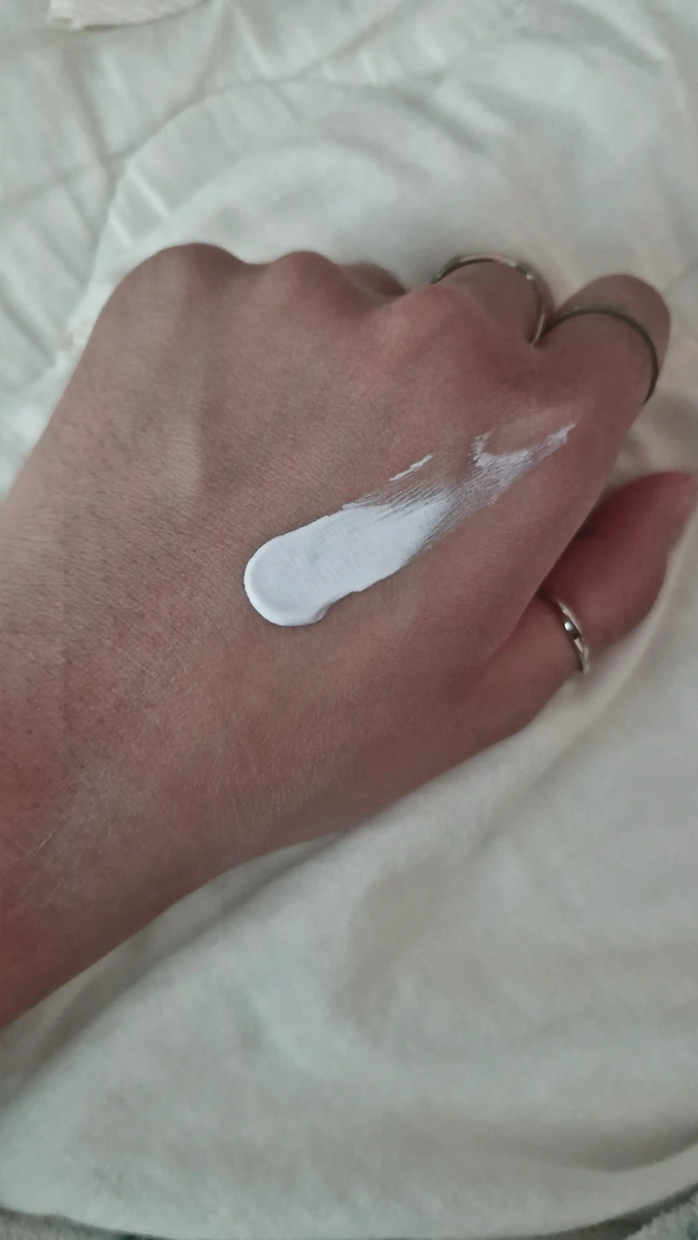 언니의파우치 리뷰 이미지 2 - [(디즈니 에디션) 워터 스플래쉬 선크림 톤업 래스팅]