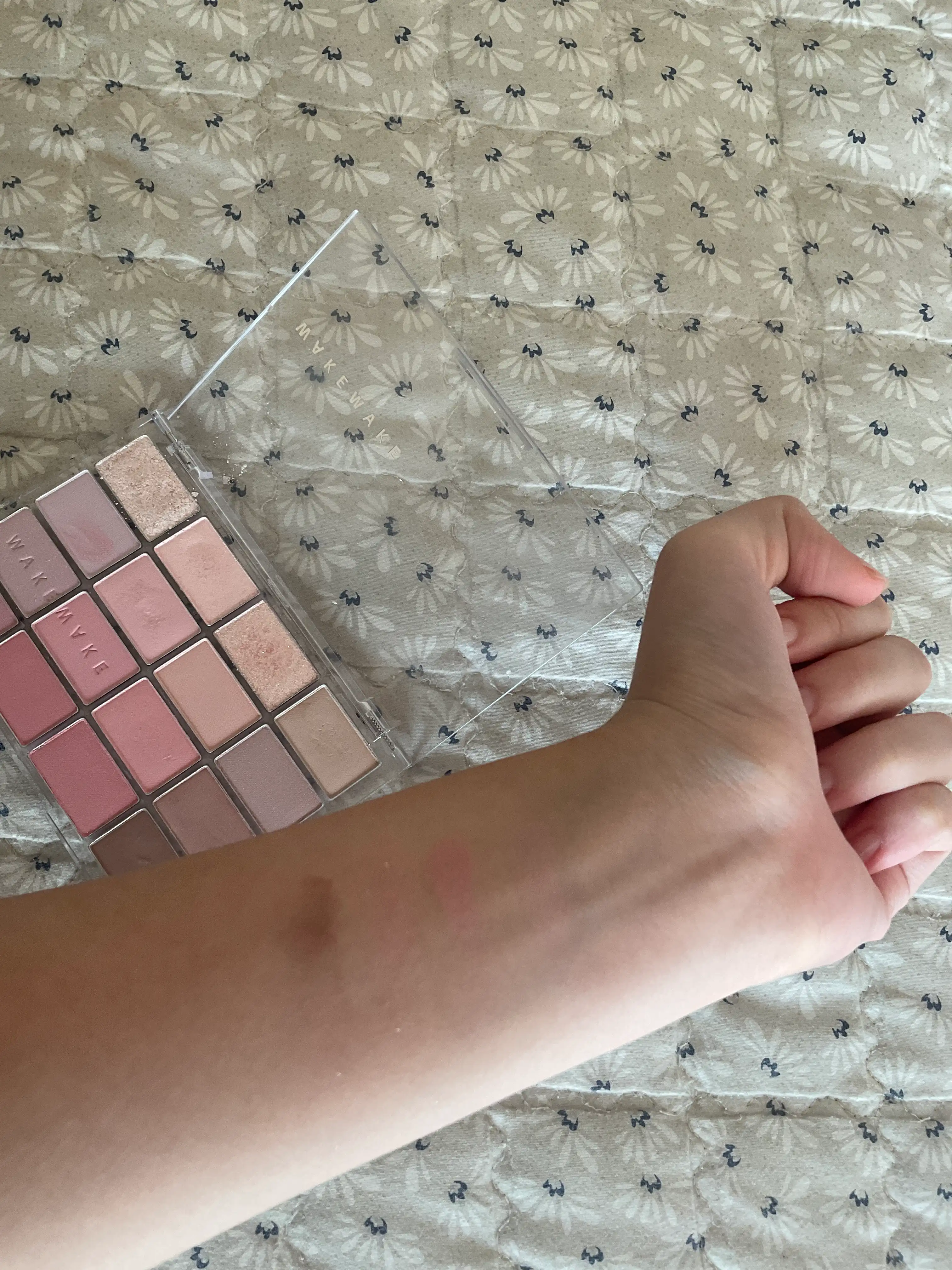 언니의파우치 리뷰 이미지 2 - [소프트 블러링 아이팔레트]