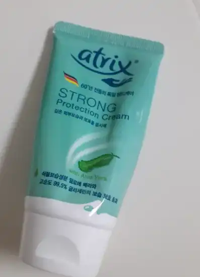 언니의파우치 리뷰 이미지 3 - [스트롱 프로텍션 크림 ]